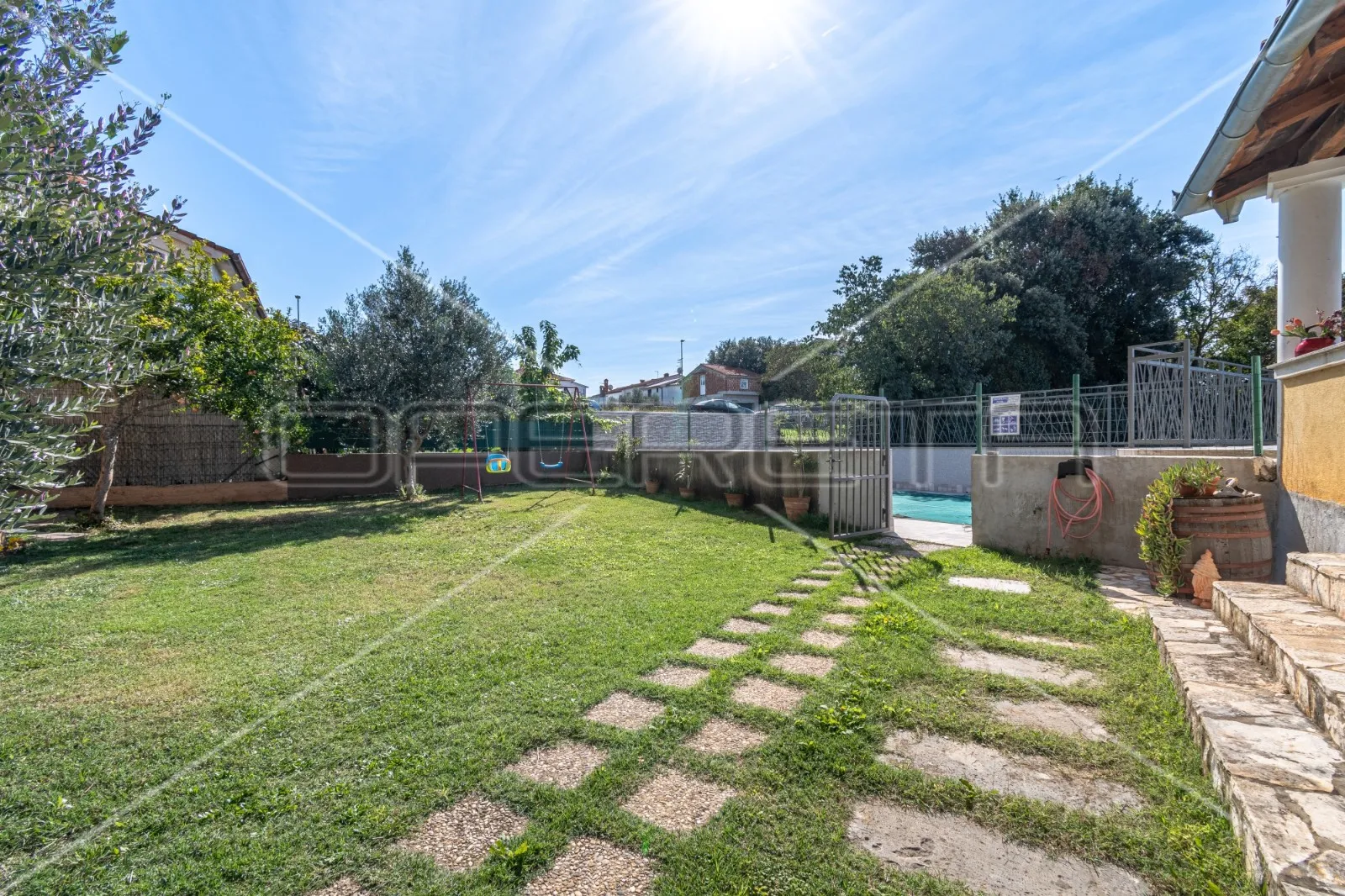 apartmanska kuća u puli s 5 apartmana, garažom i bazenom! - slika 8