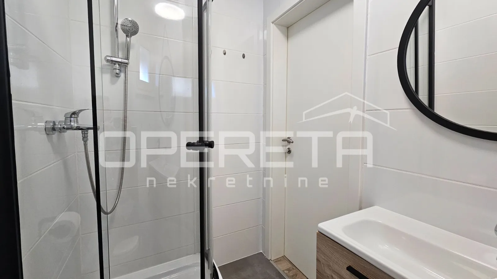 vir – samostojeća kuća s četiri moderno uređena apartmana, 170 m² - slika 13