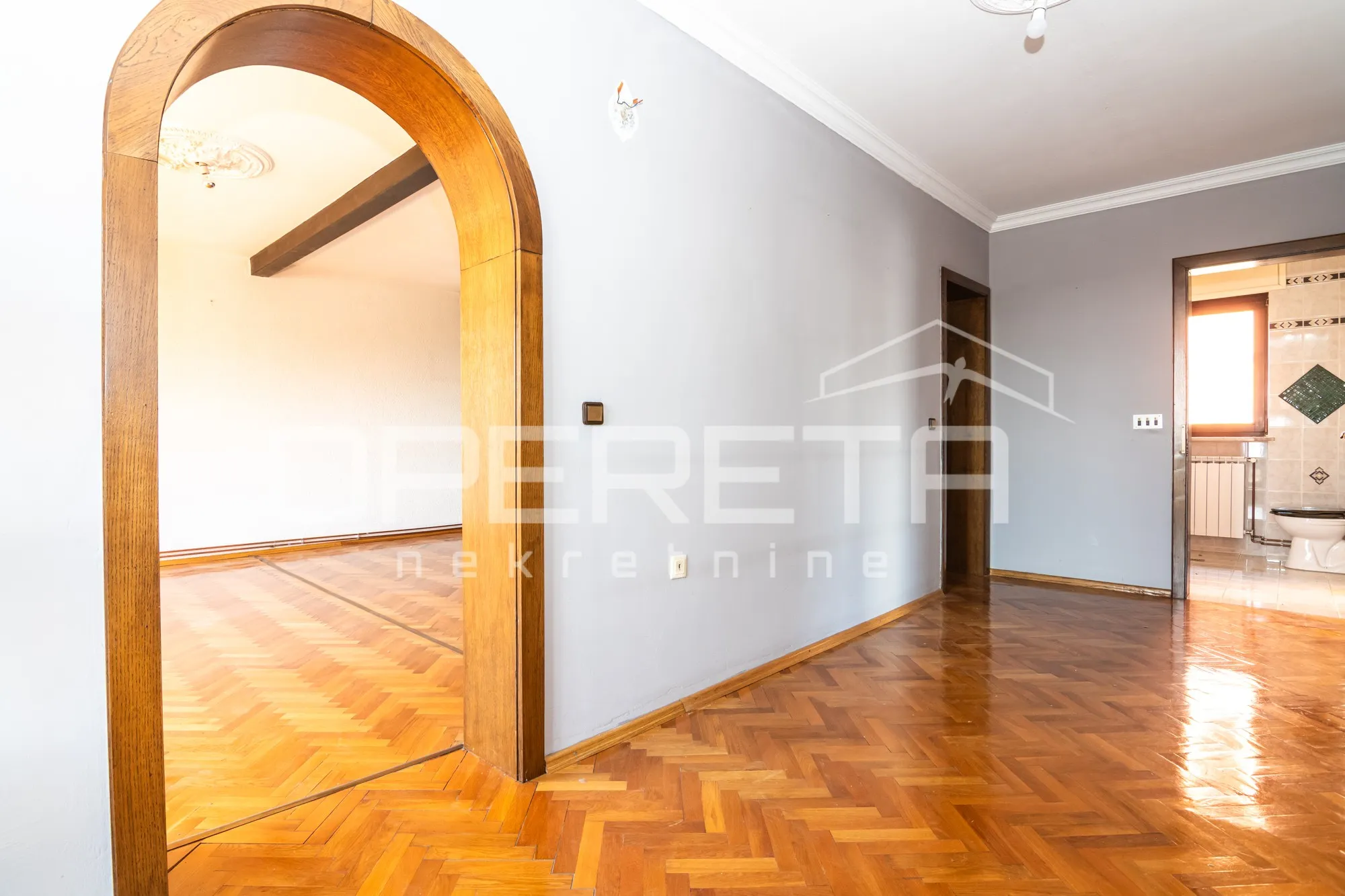 prodajemo prostranu obiteljsku kuću na parceli od 2.265m2 u gajnicama, zagreb, i - slika 38