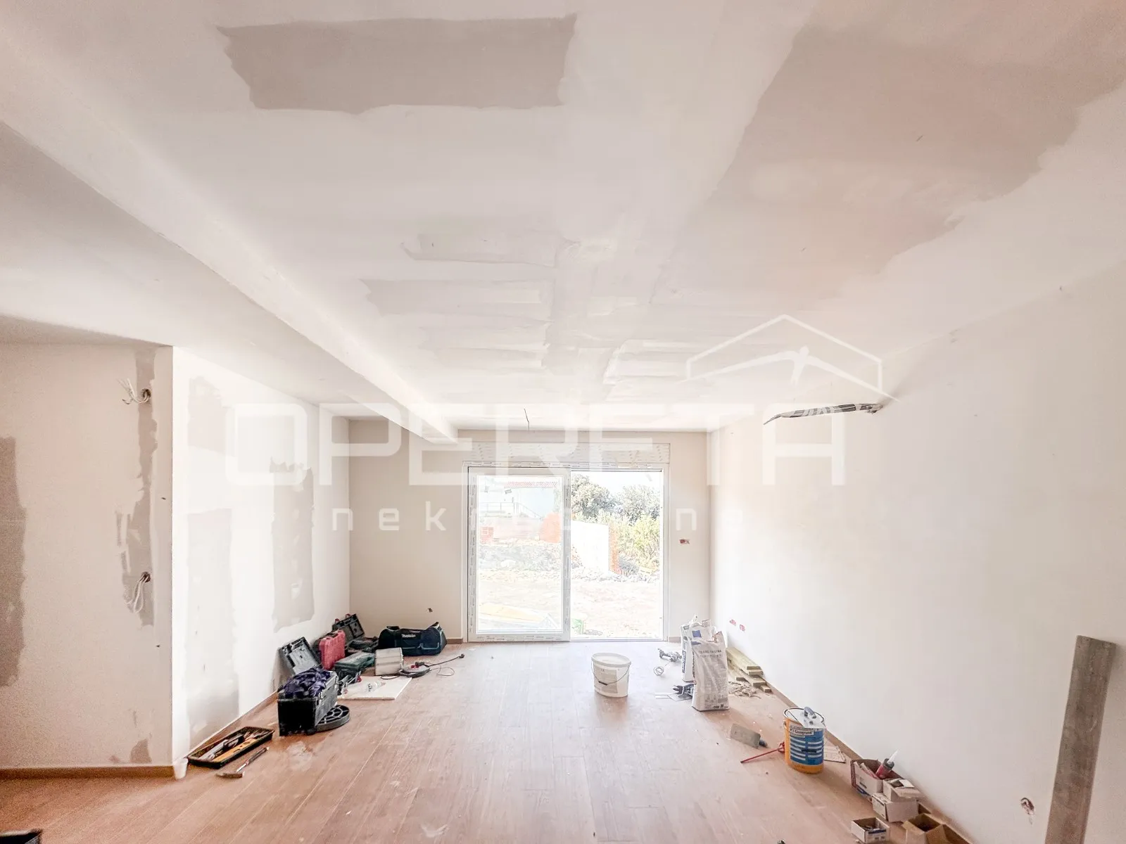 stan s bazenom i vrtom u stivašnici, 260,40 m2 - slika 3