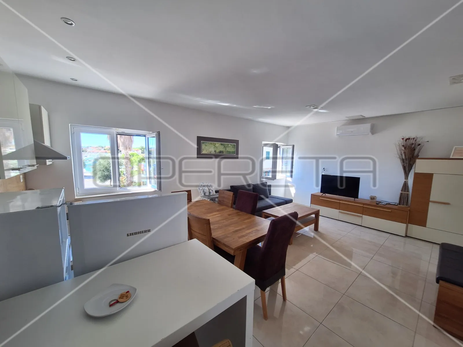 apartmanska kuća u centru jezera, investicija - slika 19