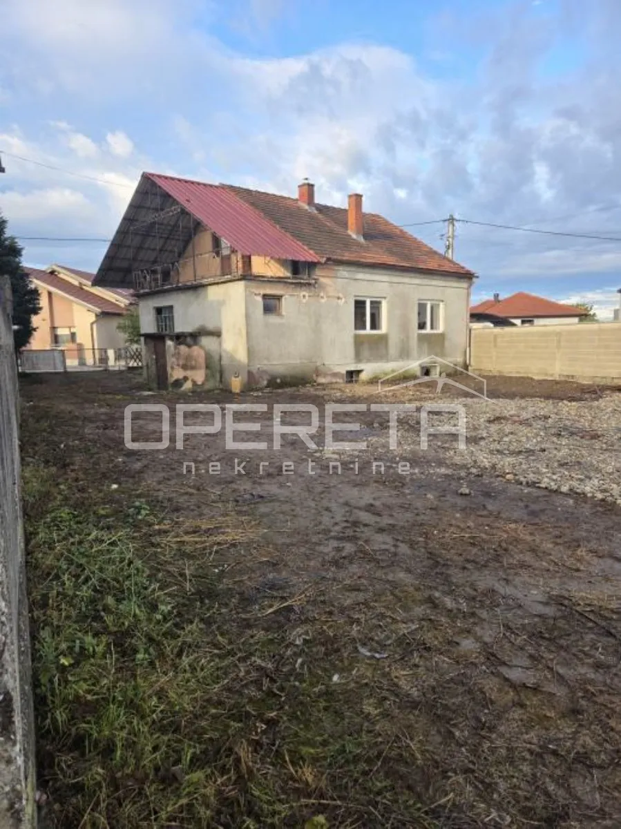kuća za adaptaciju u trnovcu - slika 1