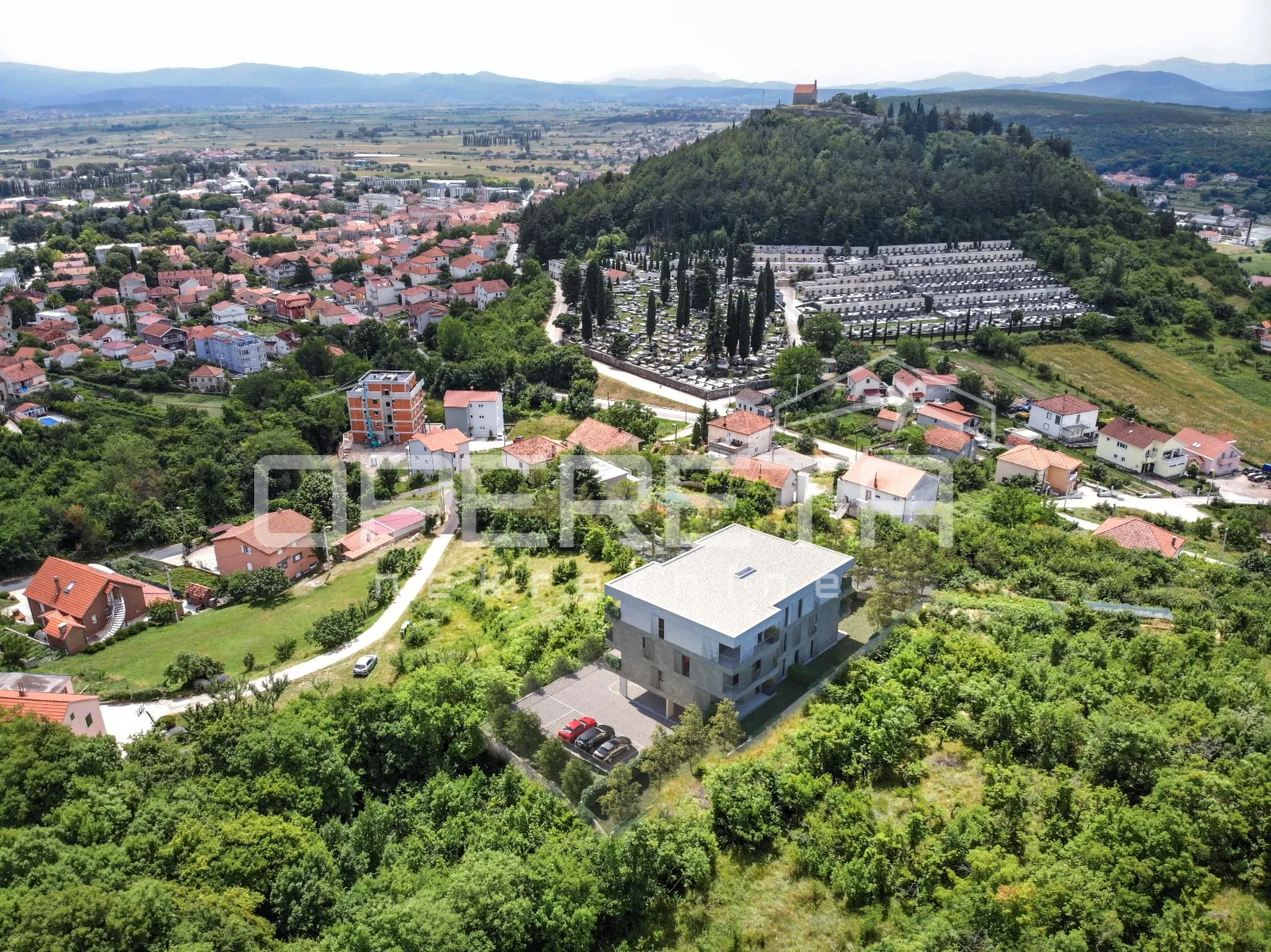 sinj s3 s vrtom – moderan život u srcu dalmacije! - slika 15
