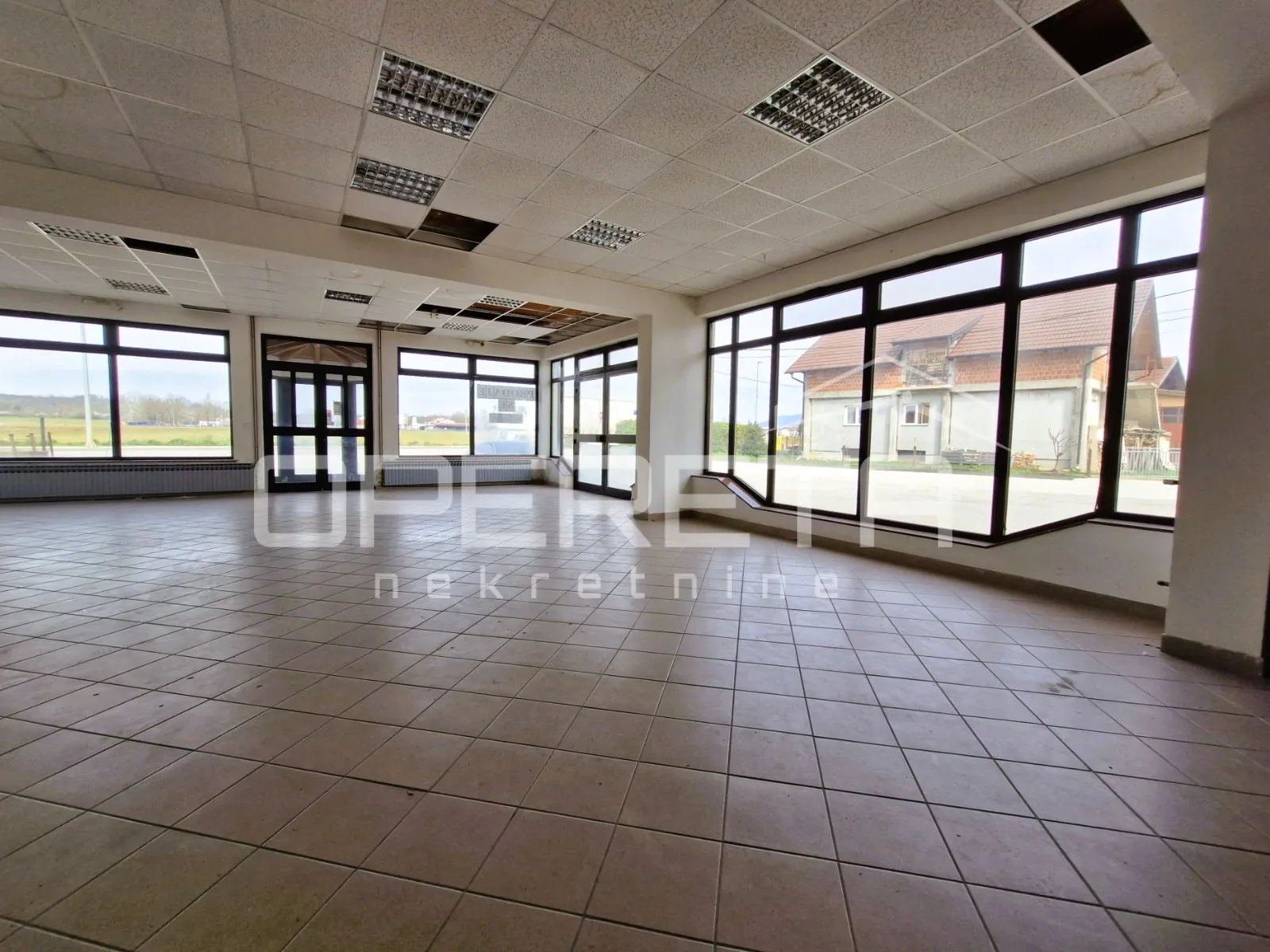 prodaja, poslovna zgrada, šibice, zagrebačka cesta, 300m2 - slika 1