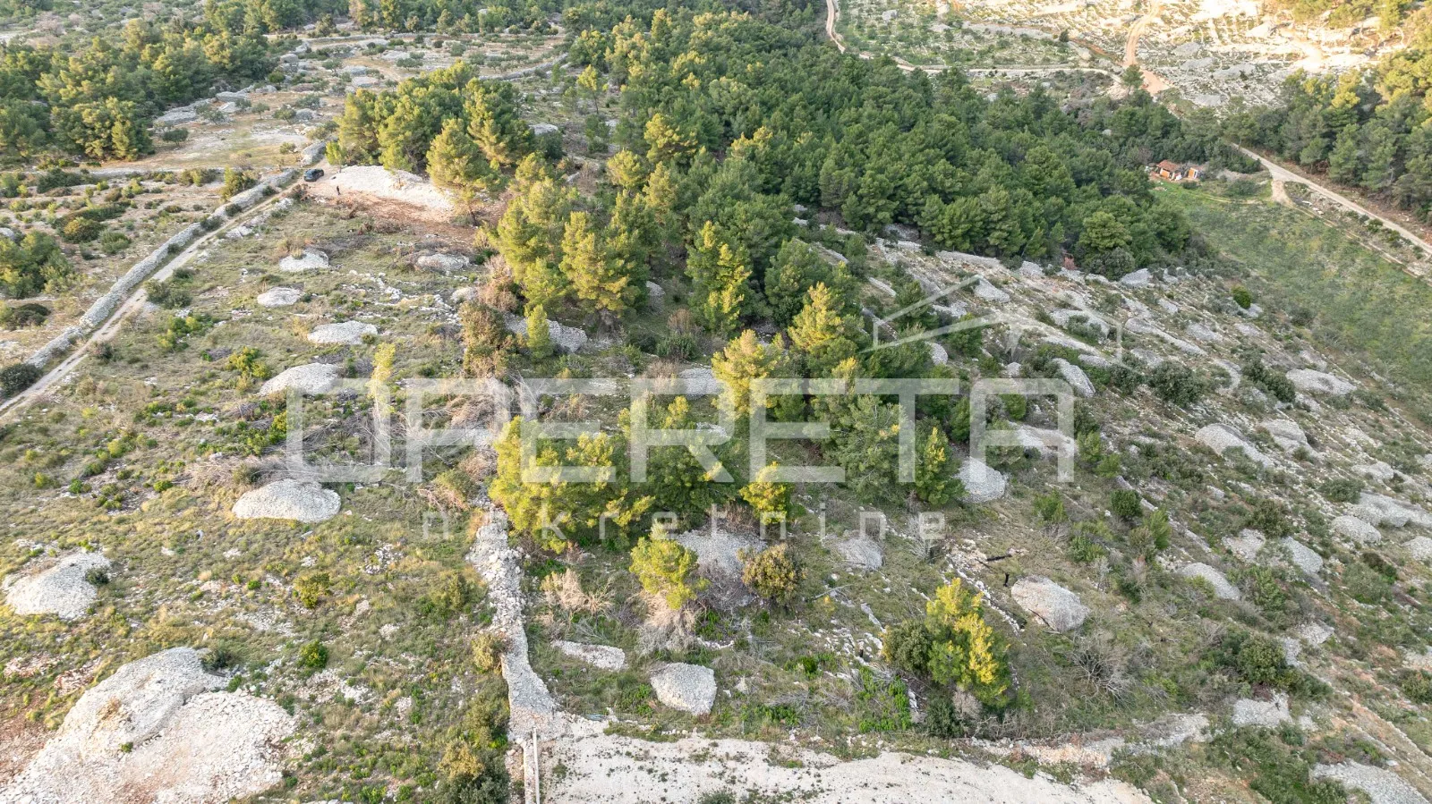 poljoprivredno zemljište od 8172 m2, otok brač - slika 6