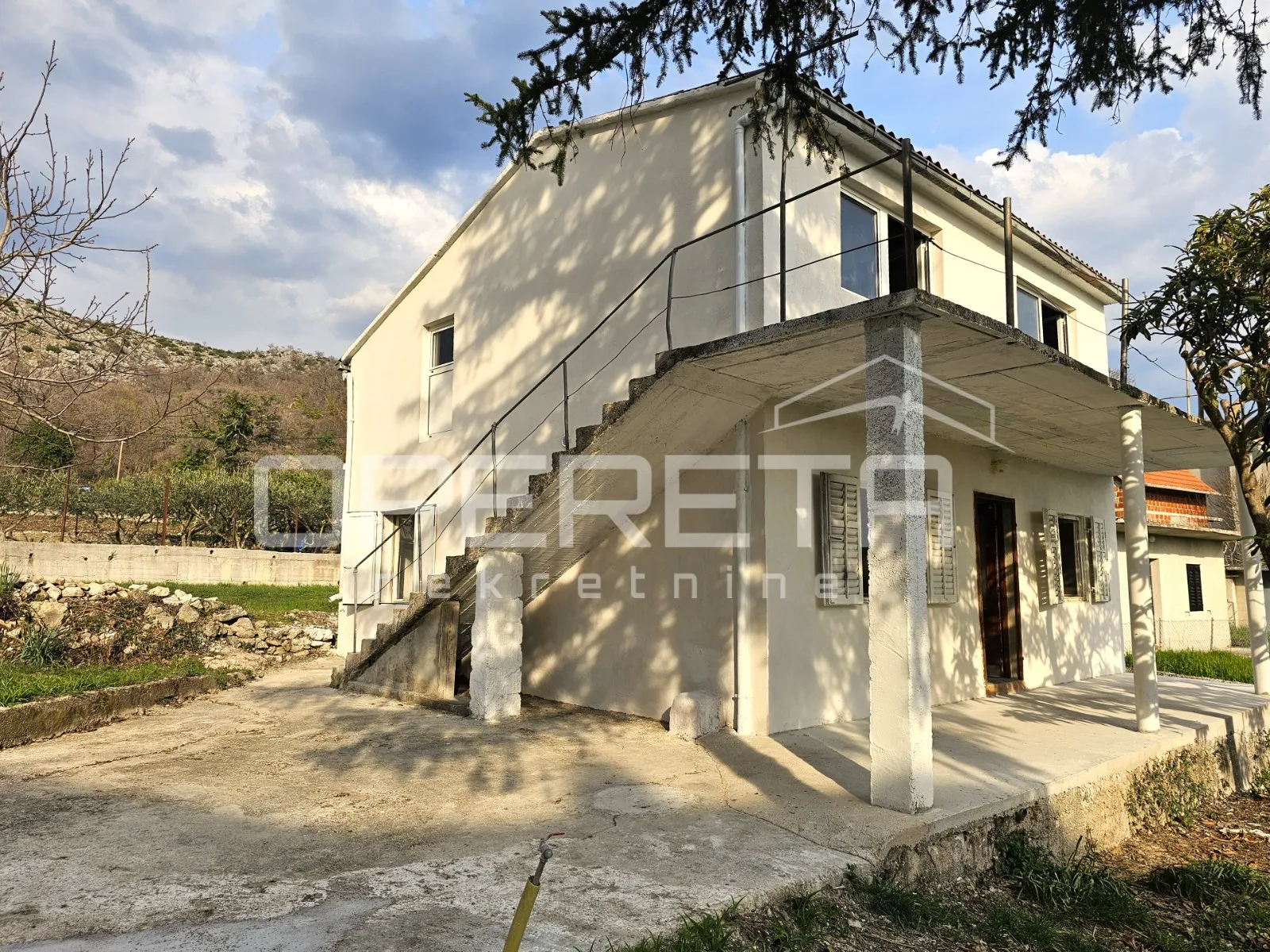 kuća s potencijalom, katuni, šestanovac - slika 22