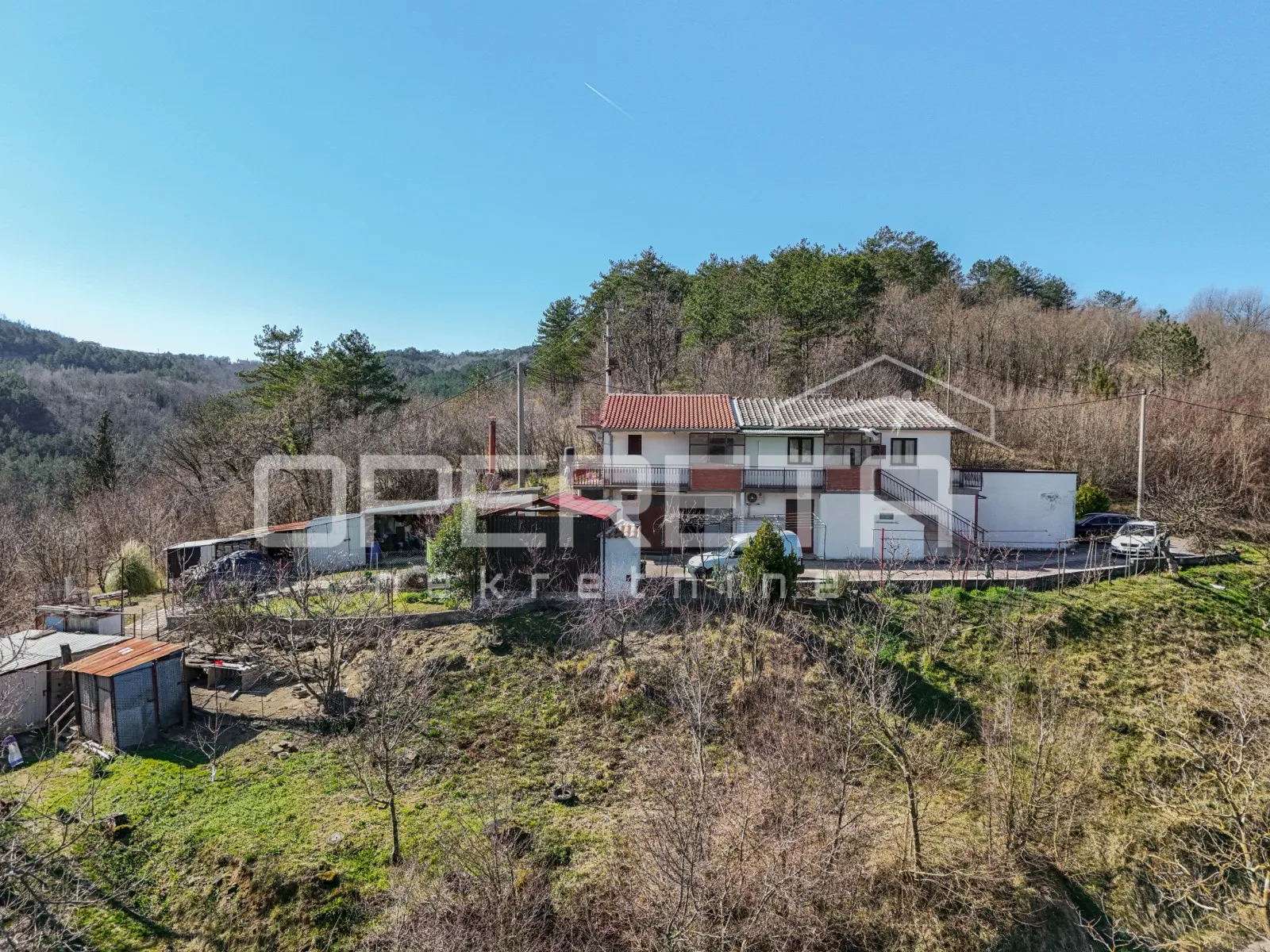 istra, buzet - samostoječa kuća sa tri stana - slika 2