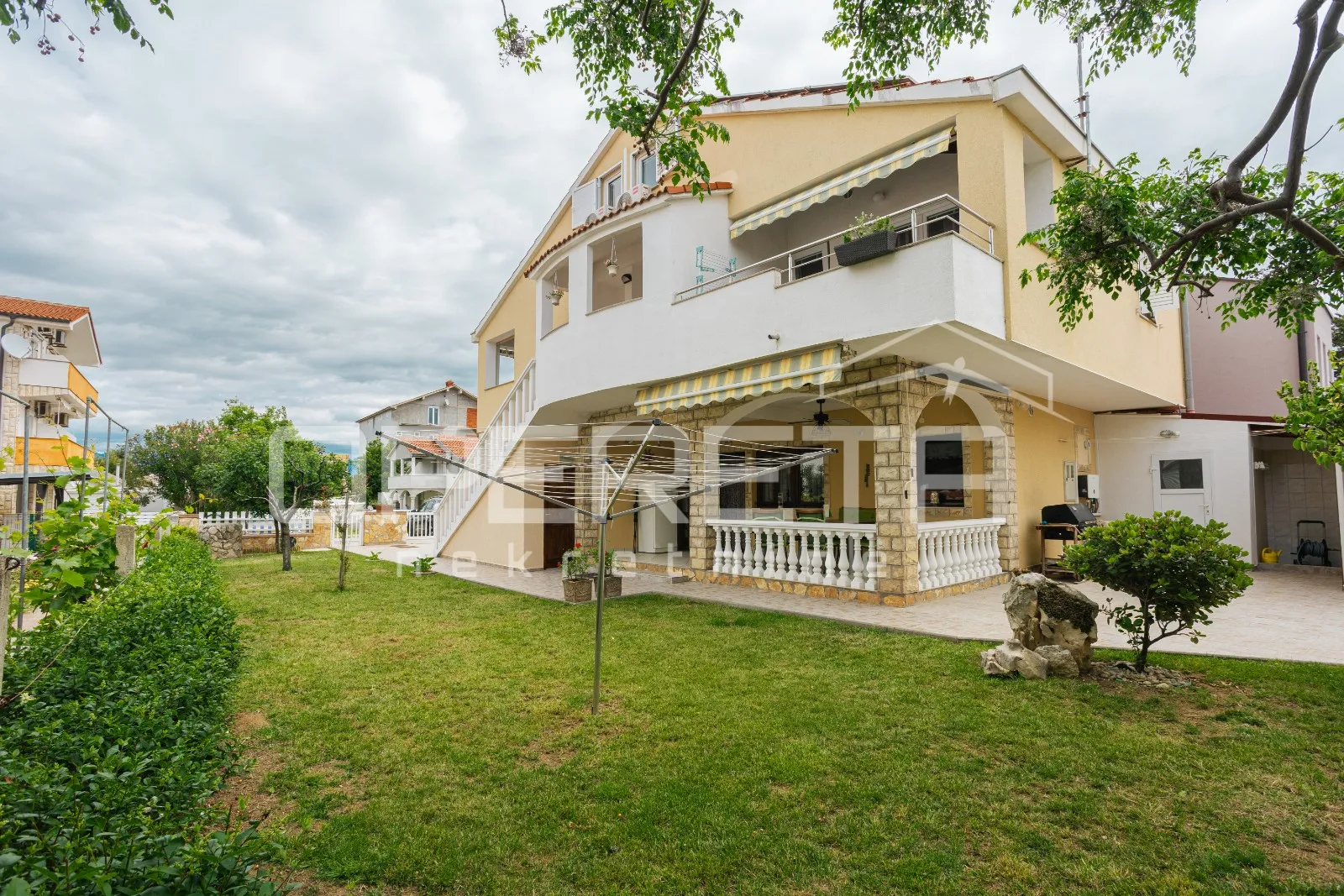 apartmanska kuća uz more – bez troška vode i struje! - slika 3
