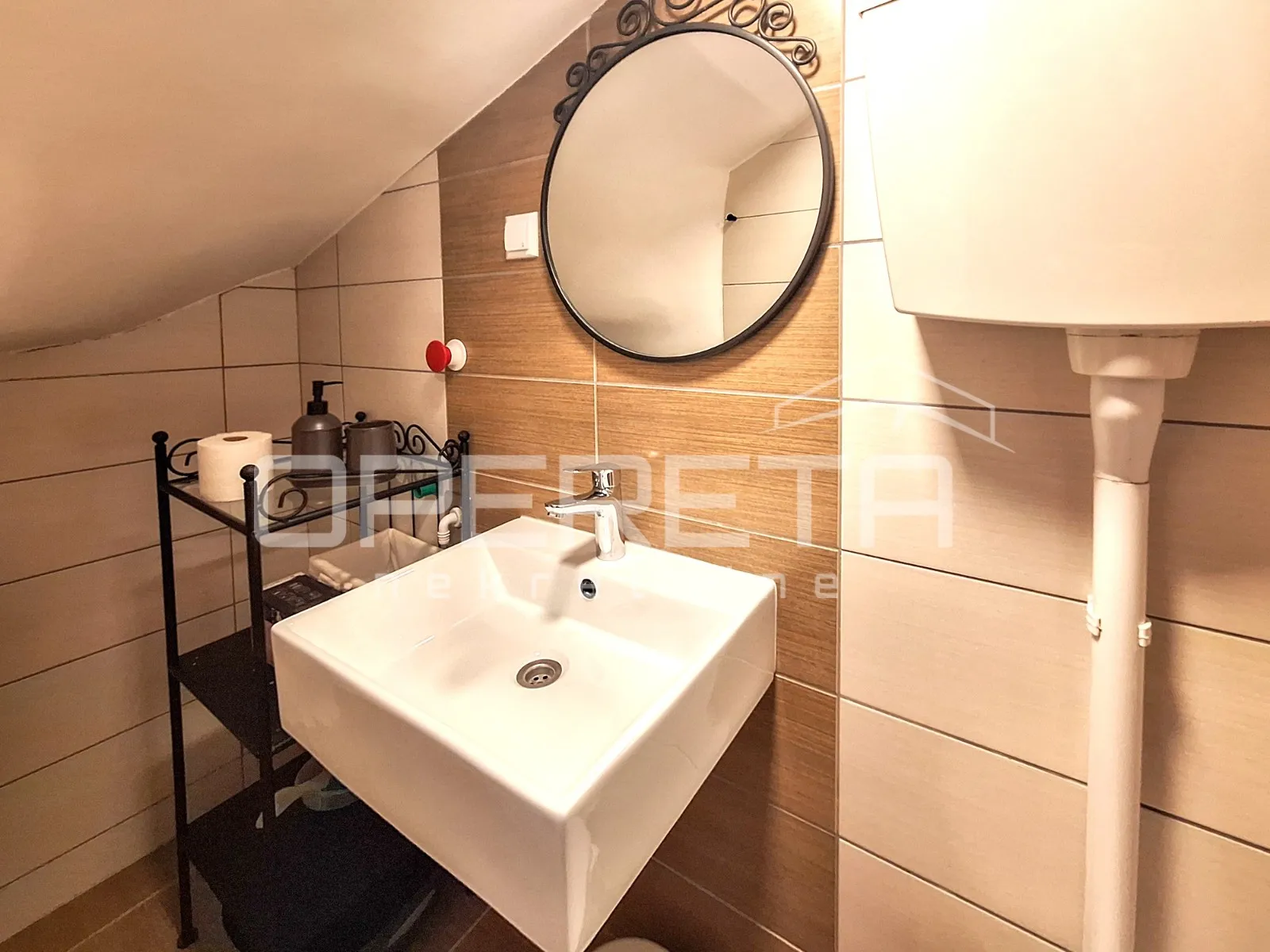 kuća s 3 apartmana- tribunj centar - slika 10