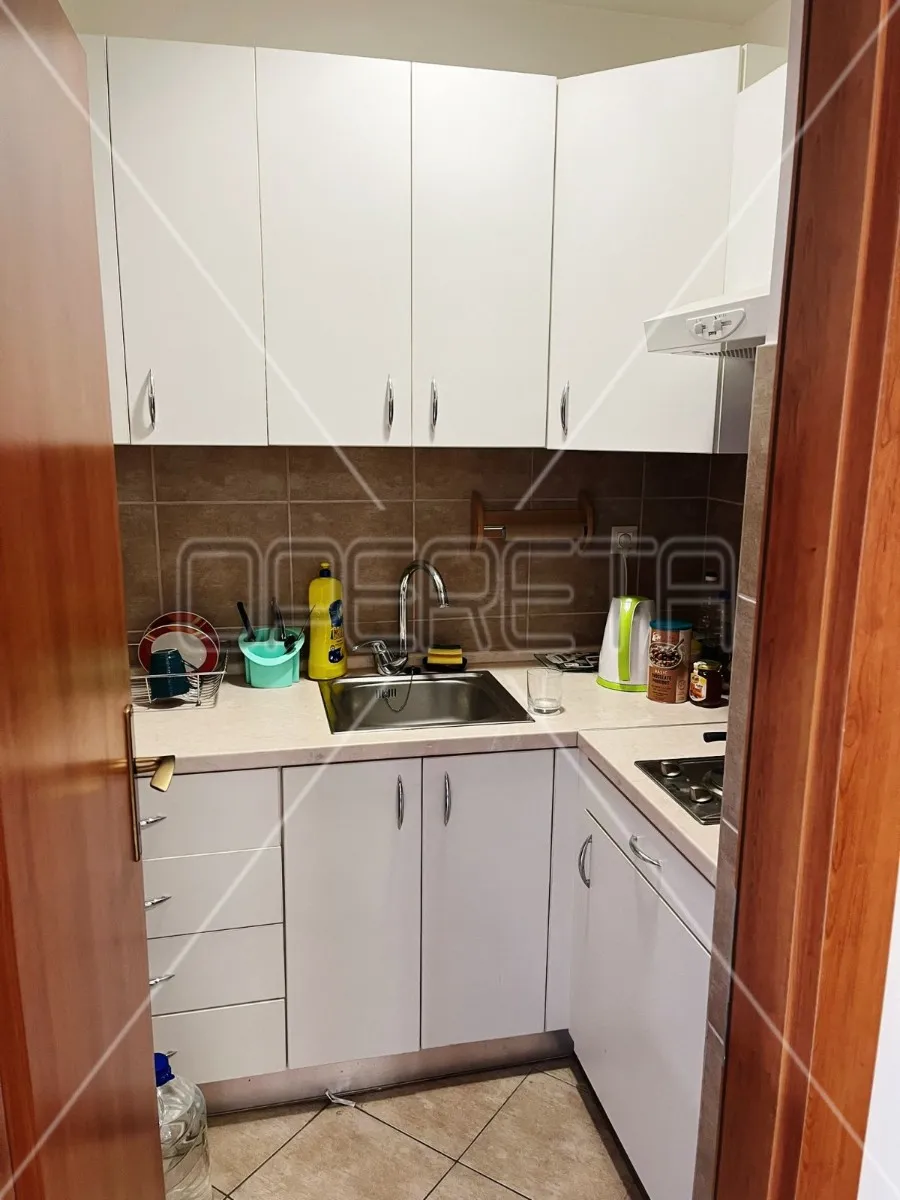 poslovni prostor sa mogućnosšću prenamjene u stambeni, 48,41 m2, ploče - slika 5