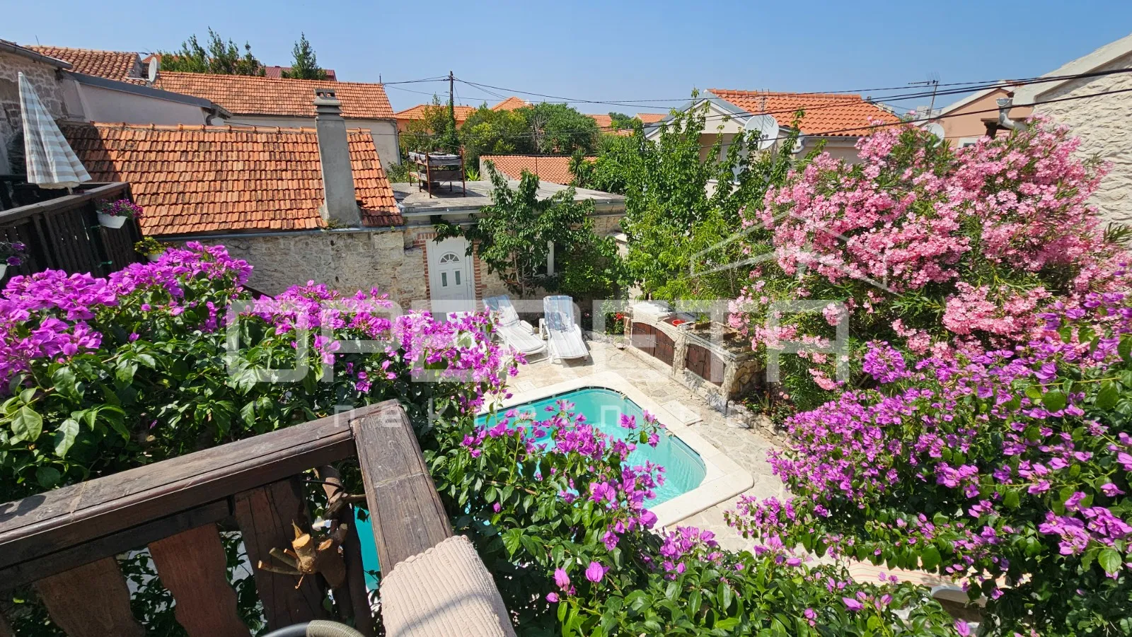 zadar, arbanasi – kuća s bazenom i 6 studio apartmana - slika 17