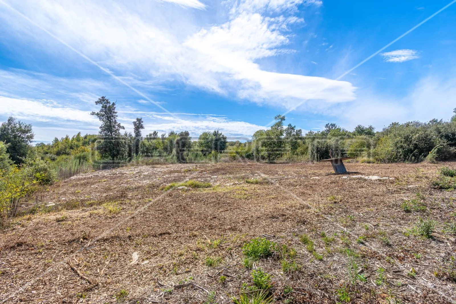 Valtura, poljoprivredno zemljište, 600 m2 pravilnog oblika