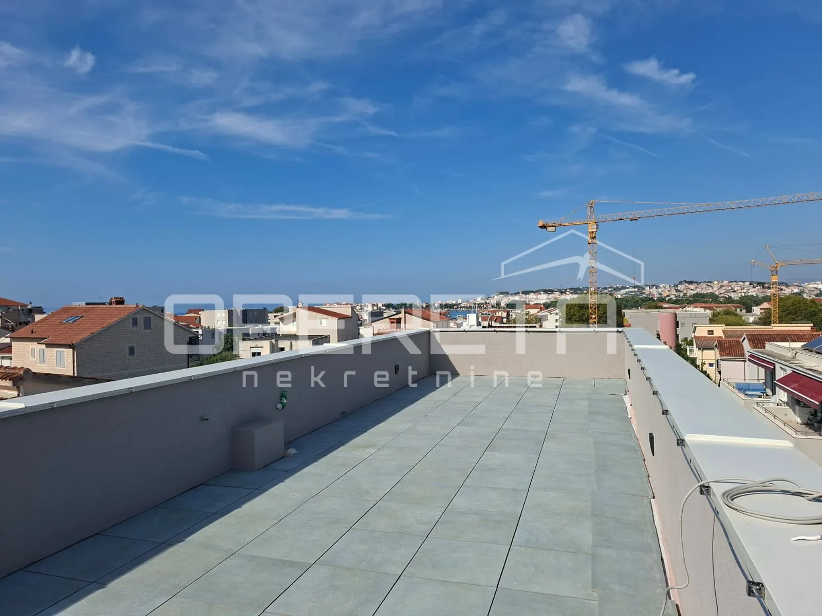 dvosobni stan 60 m2 sa velikom terasom , najam - slika 10