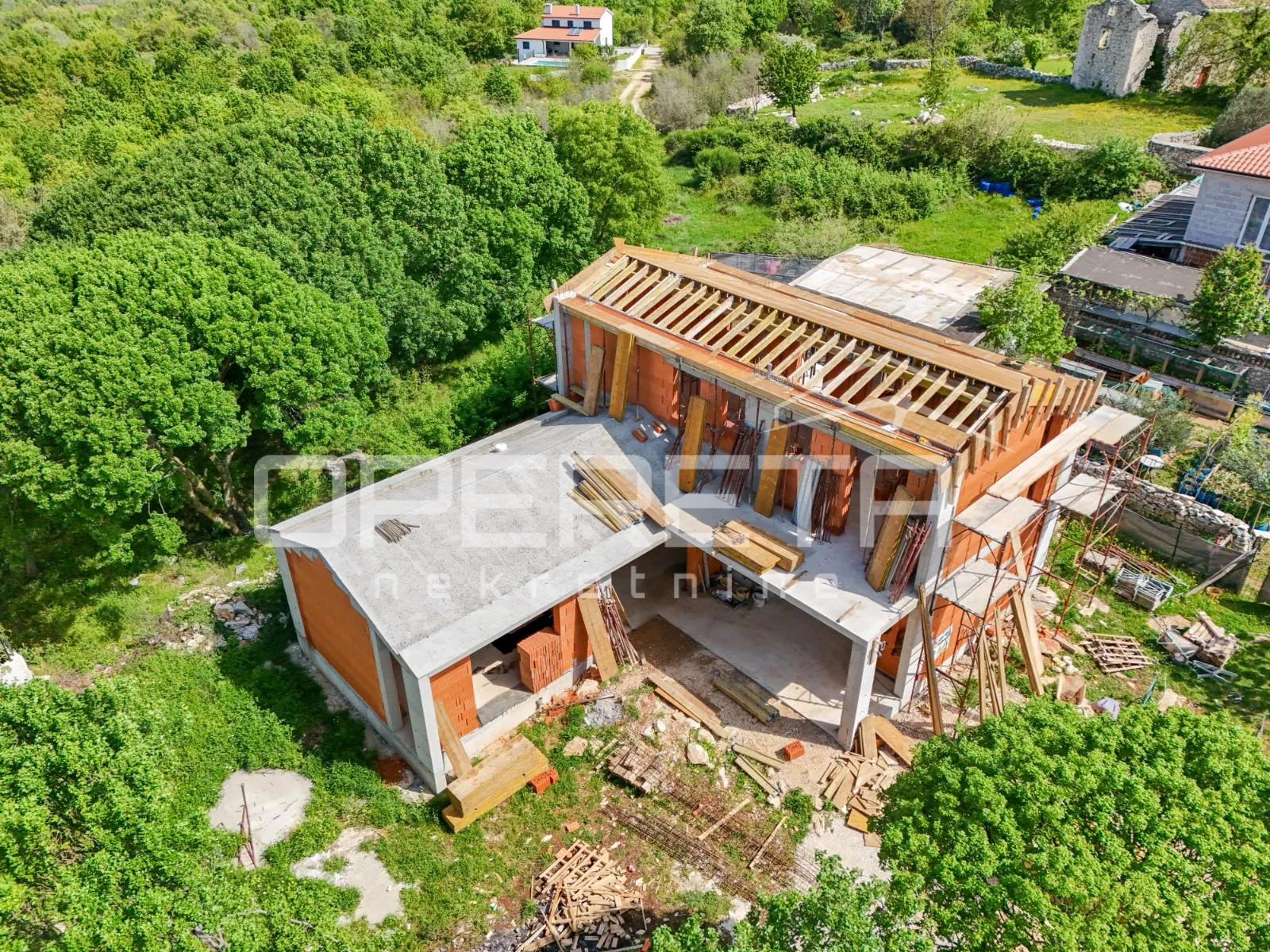 istra, kanfanar - moderna kuća s bazenom i otvorenim pogledom na limski kanal - slika 4
