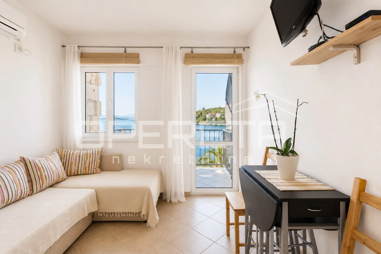 korčula, dva apartmana s pogledom i velikom terasom - slika 4