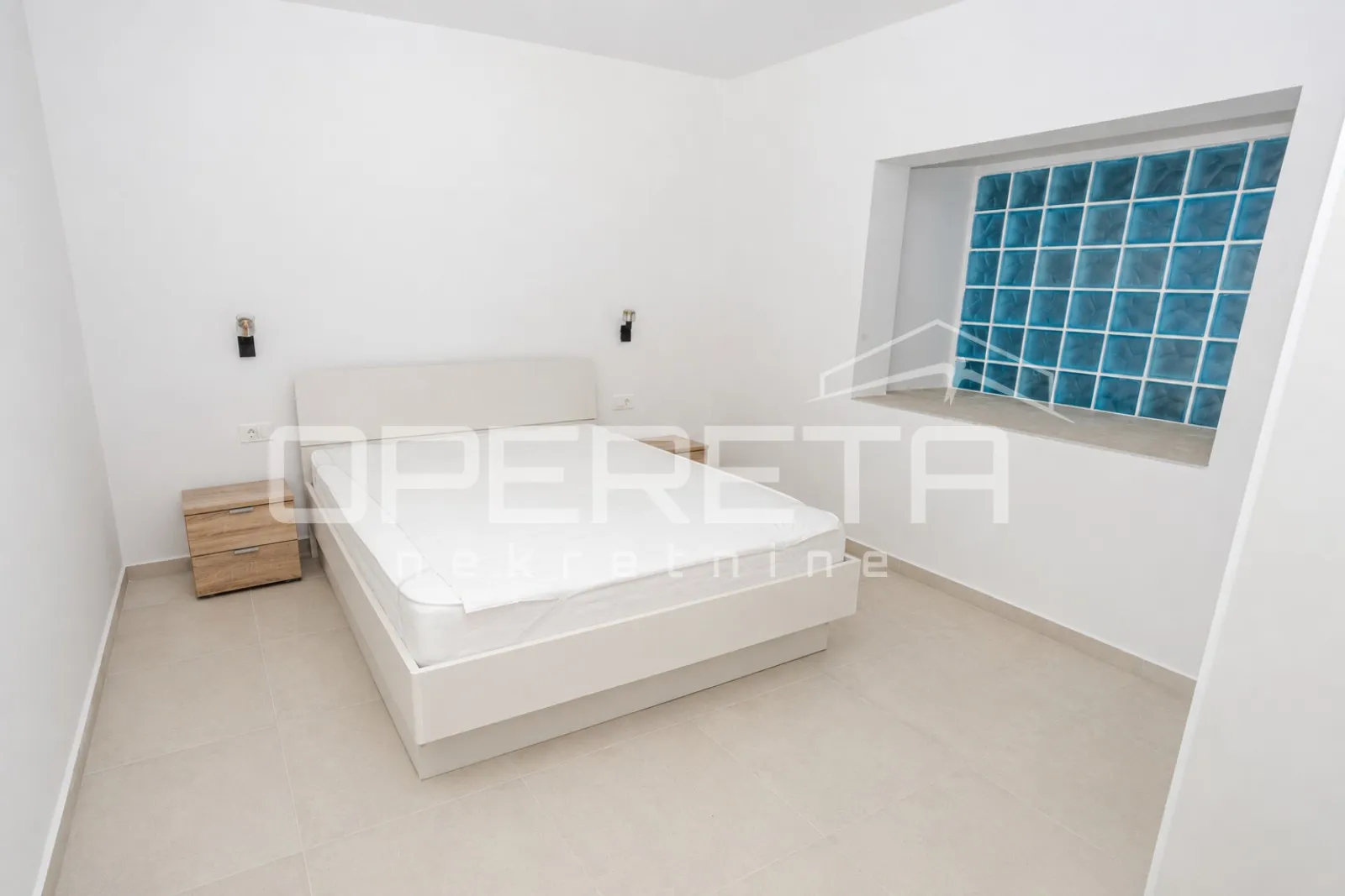 stara novalja - 6 etažiranih apartmana prvi red do mora - slika 13