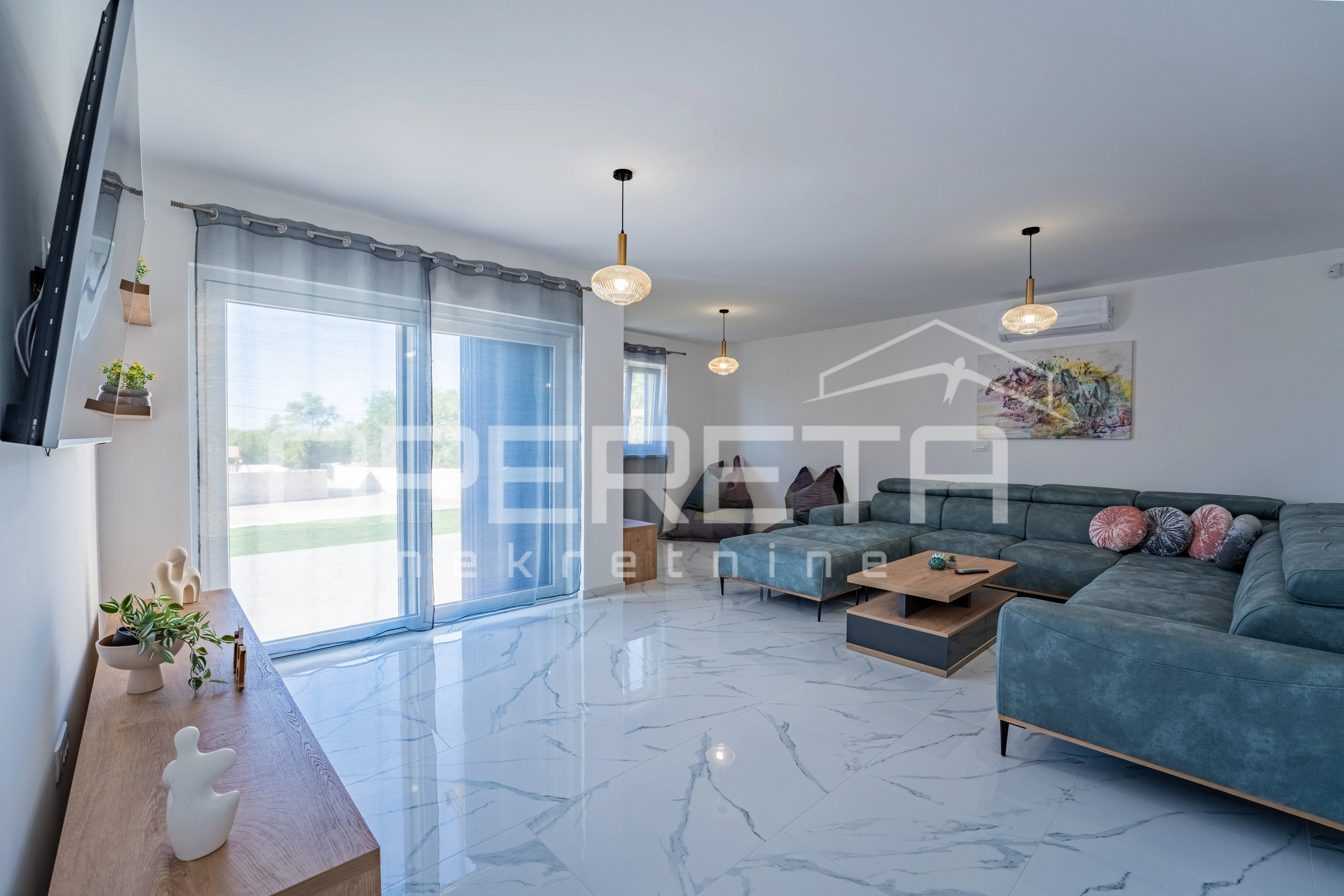 prostrana moderna vila s bazenom – otok krk, mir i udobnost na 931 m² zemljišta - slika 8