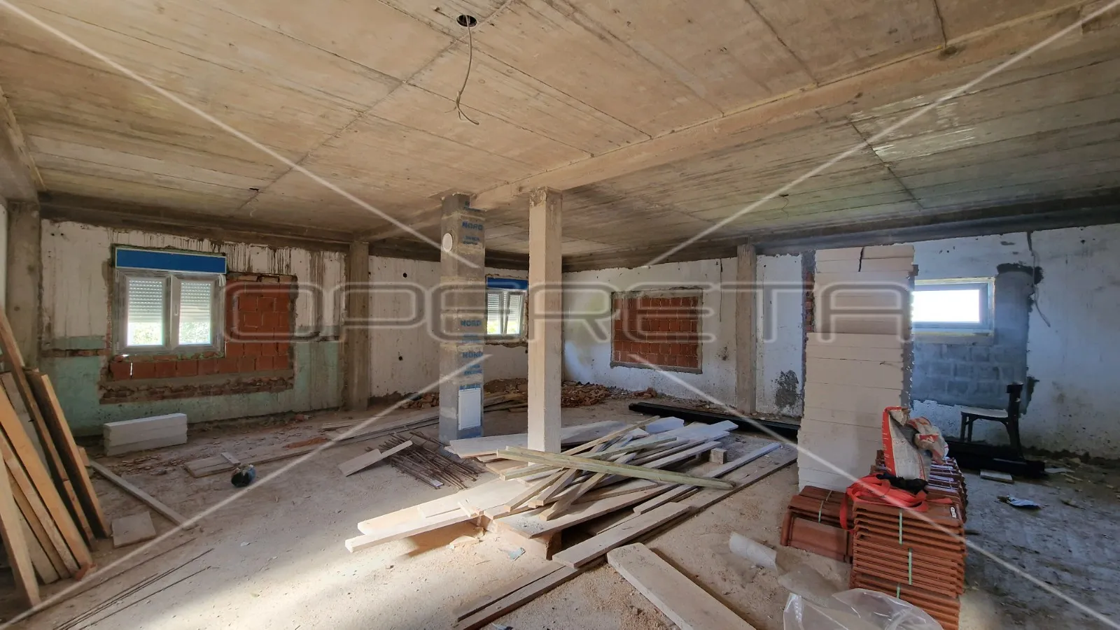 seosko imanje, kuća s 3 gospodarska objekta, okućnica, brinje, 235 m2 - slika 5