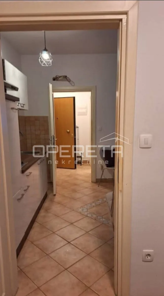 istra, rovinj, stan 27 m2 sa odvojenom sobom u blizini centra - slika 3