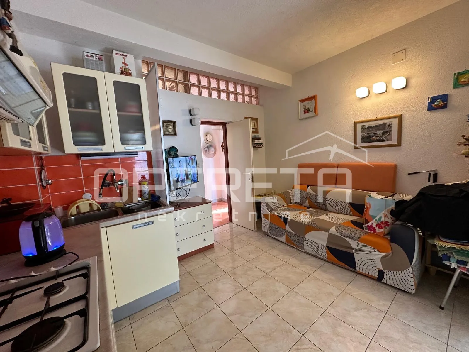 kuća na jadriji s dva apartmana, 40 m od plaže! - slika 9