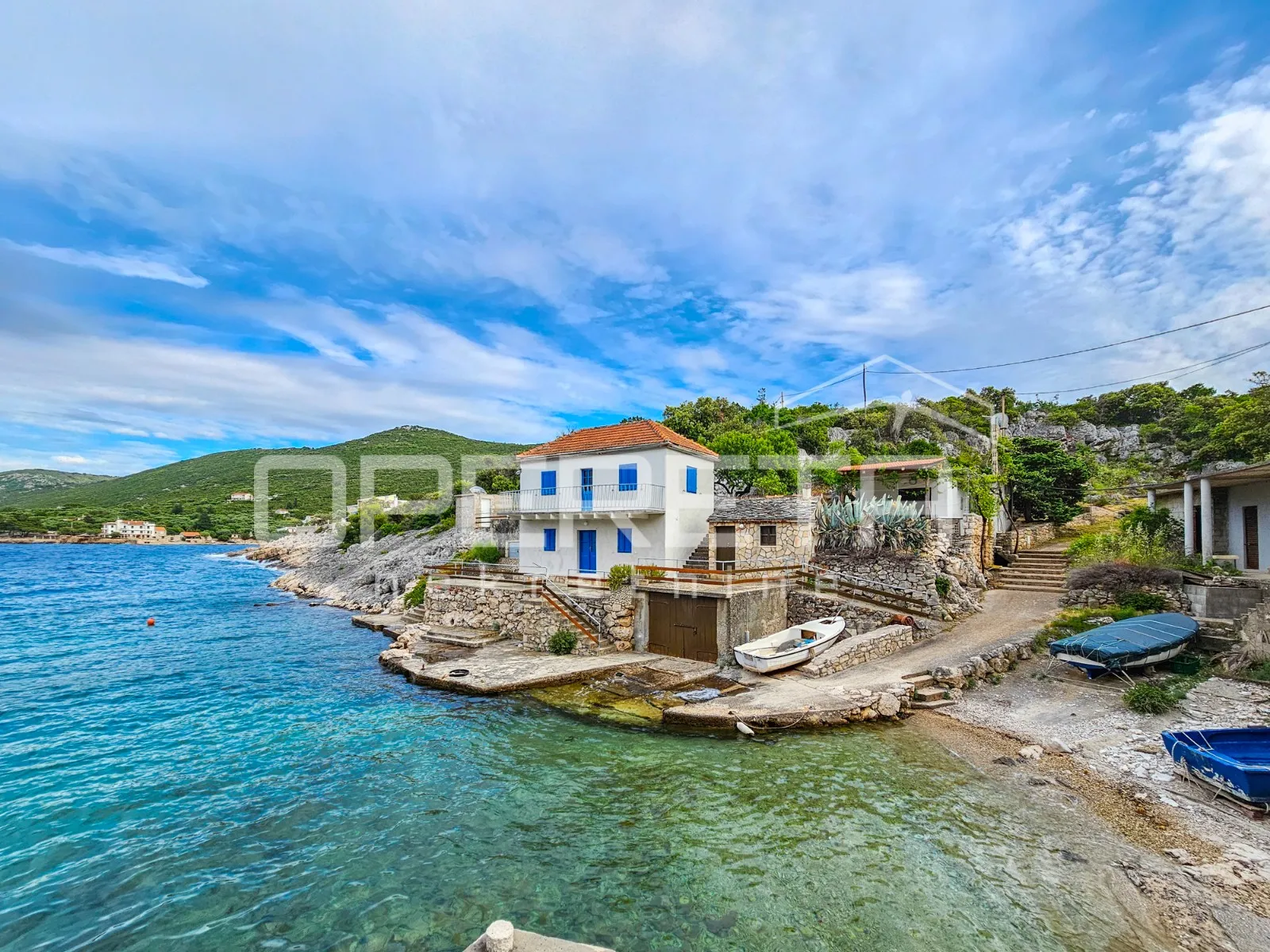 građevinsko zemljište s objektom u prvom redu do mora, zastražišće, hvar - slika 12