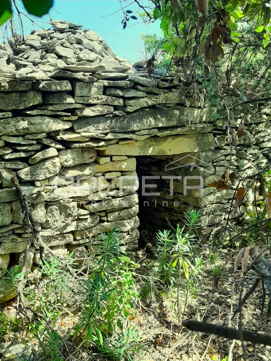 poljoprivredno zemljište, 4.834 m2, splitska, brač - slika 12