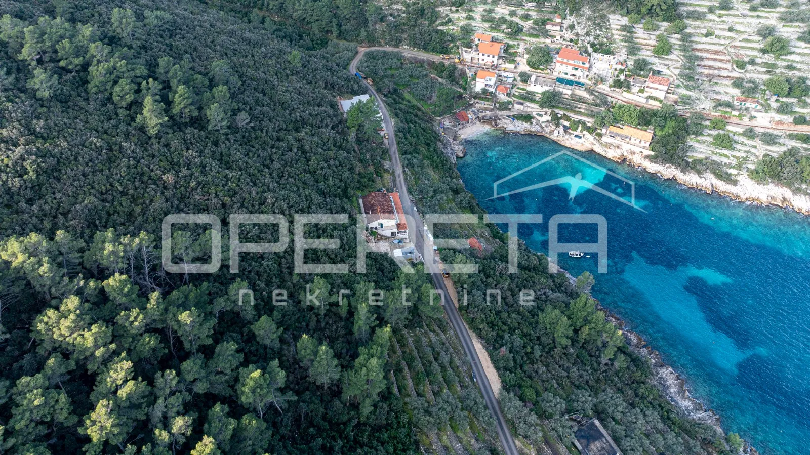 građevinsko zemljište od 934 m2, drugi red od mora, otok korčula - slika 2
