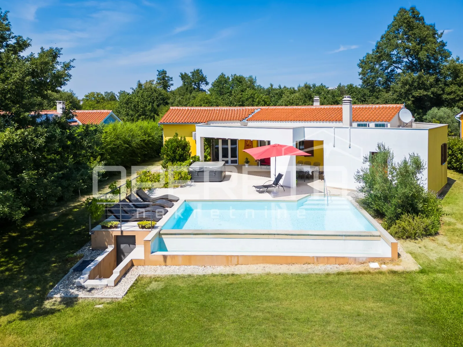 istra, svetvinčenat, dvije vile u kompletu, bazen, sauna, namješteno - slika 6