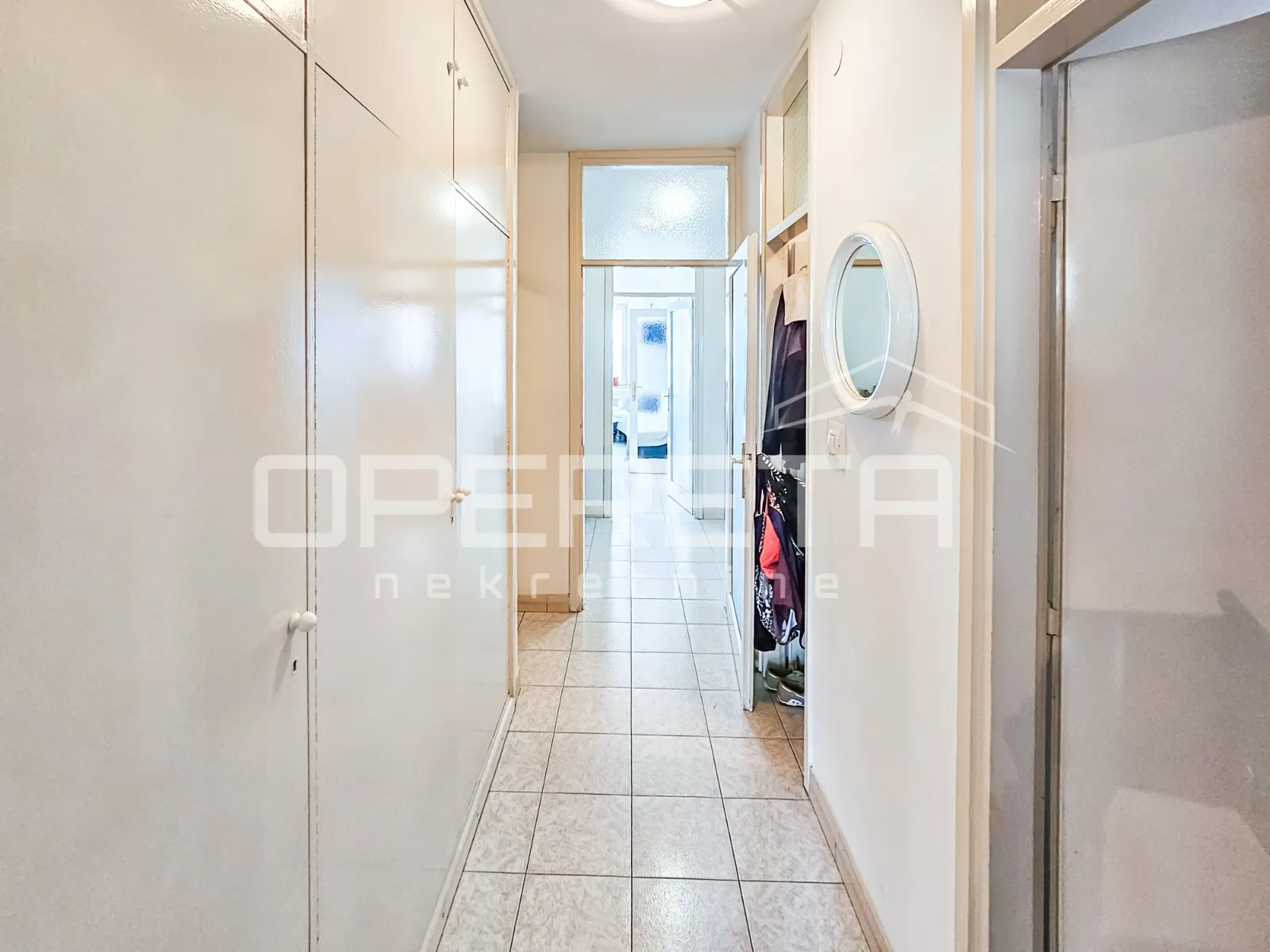 split, firule, trosoban stan blizu plaže i centra grada - slika 17