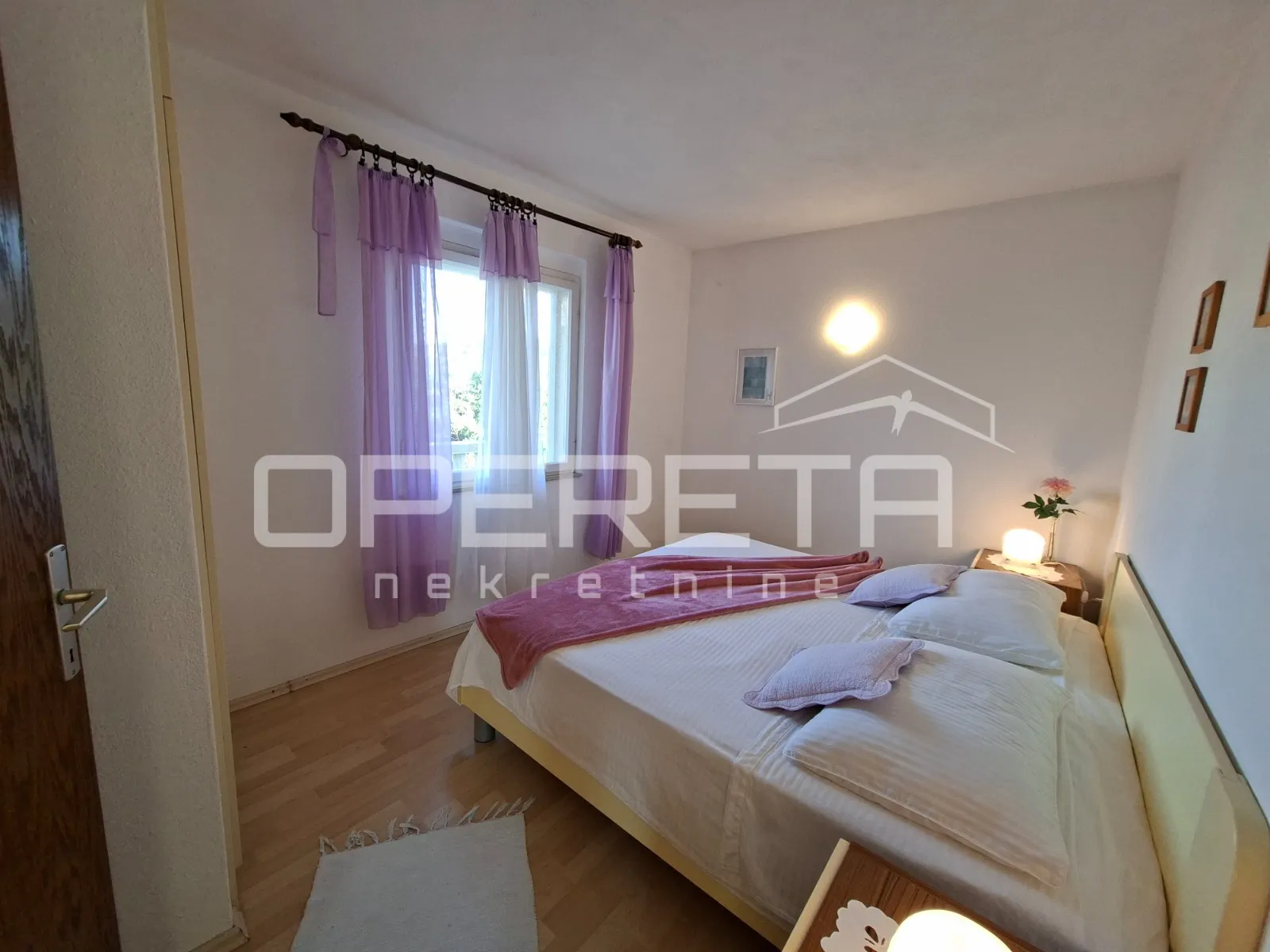 *** povlja, brač - tradicionalna kamena villa u prvom redu do mora *** - slika 7
