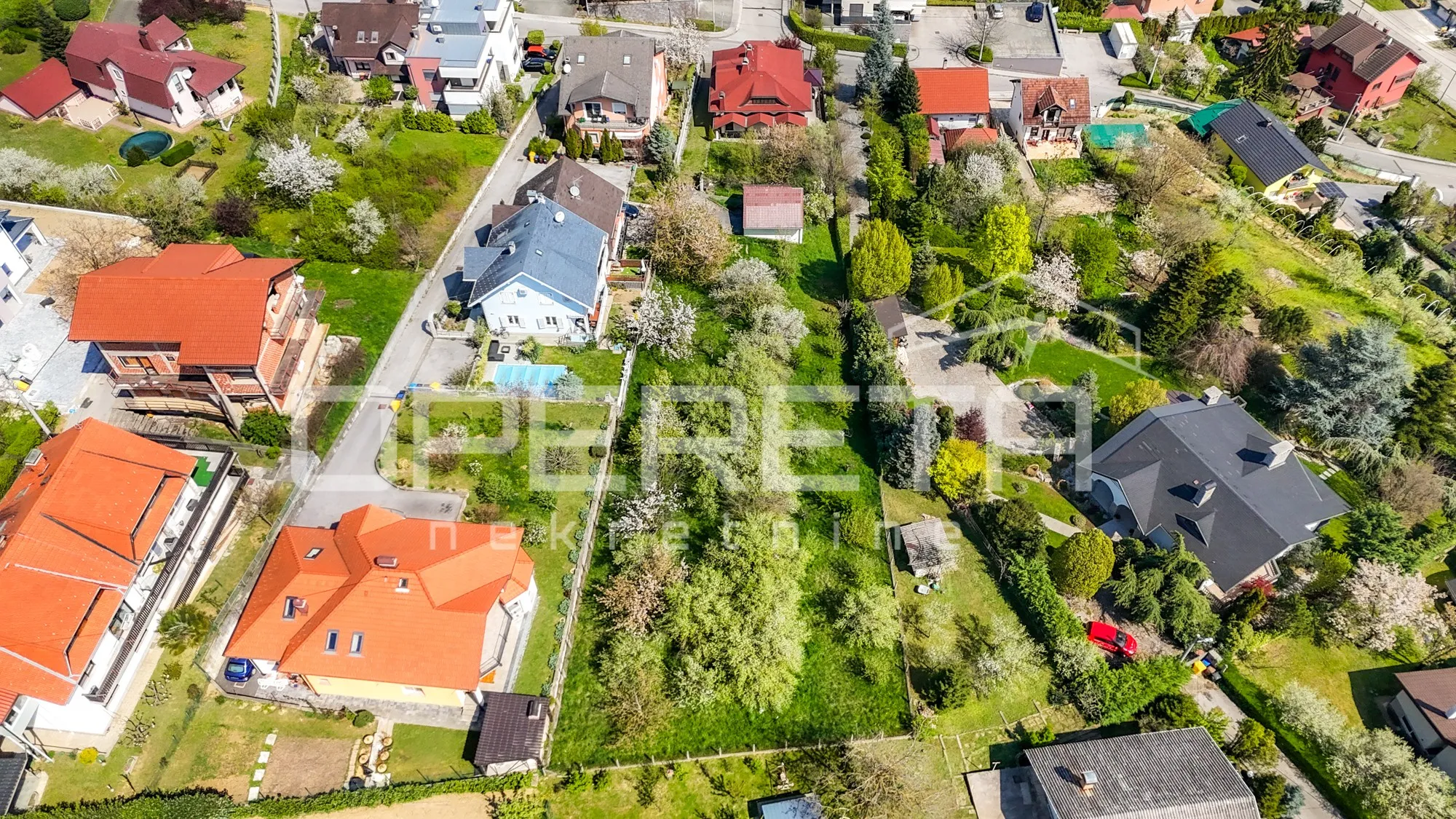 prodajemo prostranu obiteljsku kuću na parceli od 2.265m2 u gajnicama, zagreb, i - slika 5