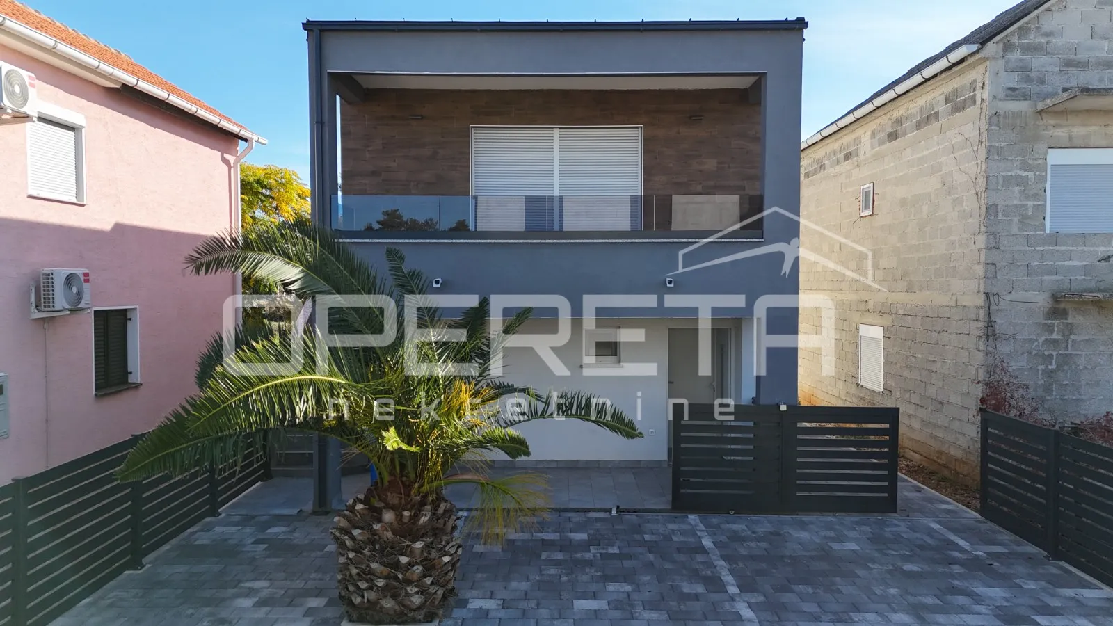 Vir – Samostojeća kuća s četiri moderno uređena apartmana, 170 m²