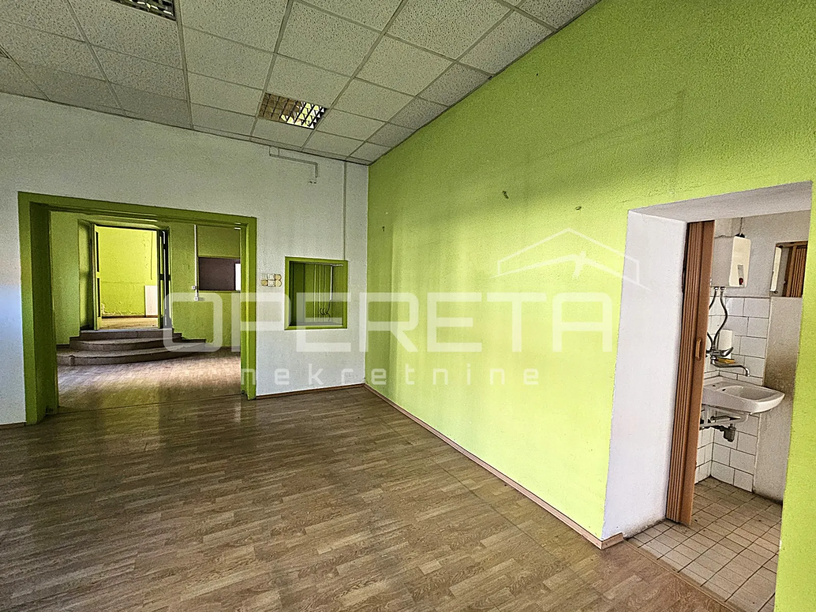 ulični poslovni prostori uz glavnu cestu, kaštel gomilica - slika 16