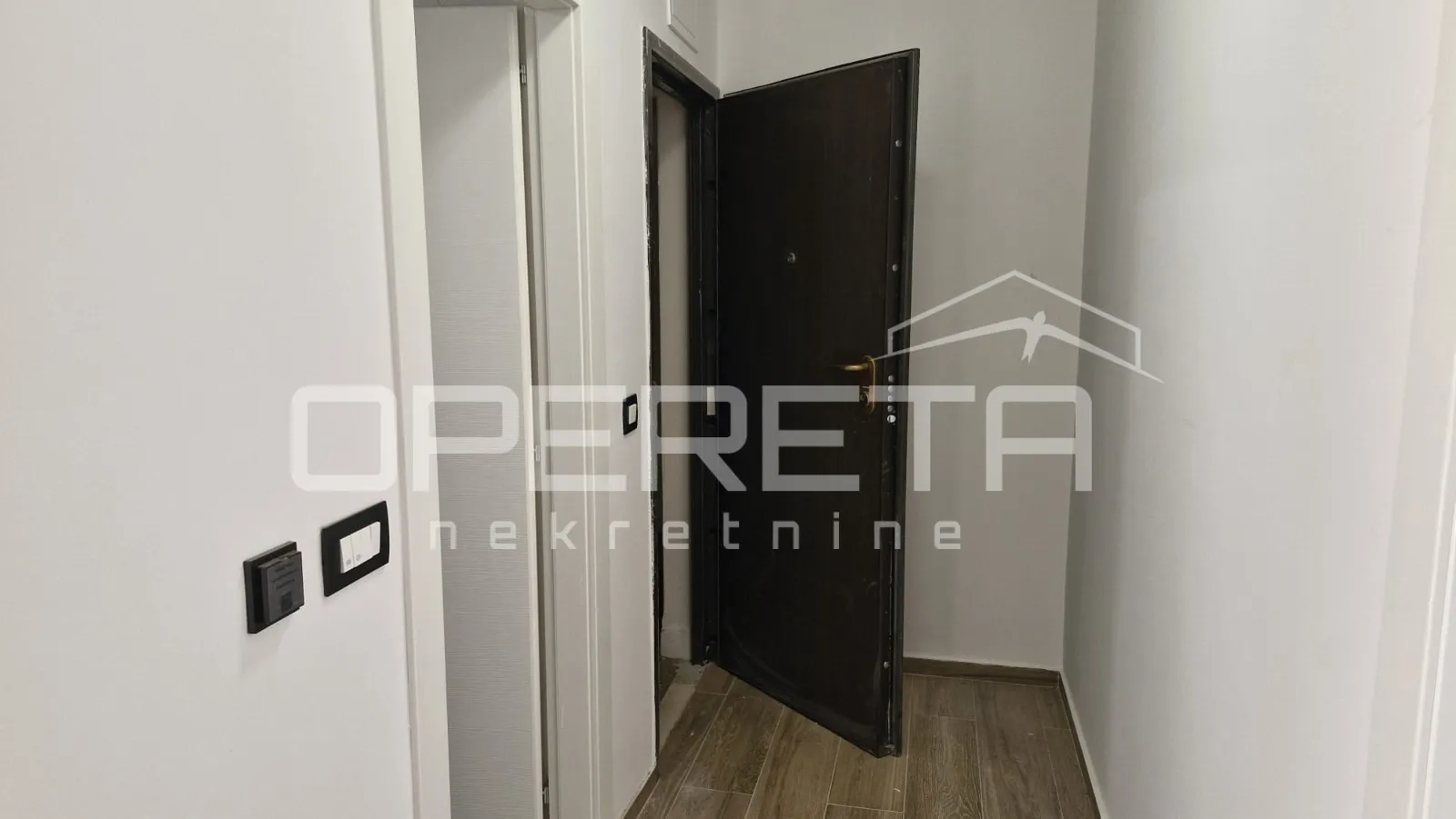udoban i funkcionalan stan od 52,80 m2 u srcu gruža – idealan za obitelj - slika 17