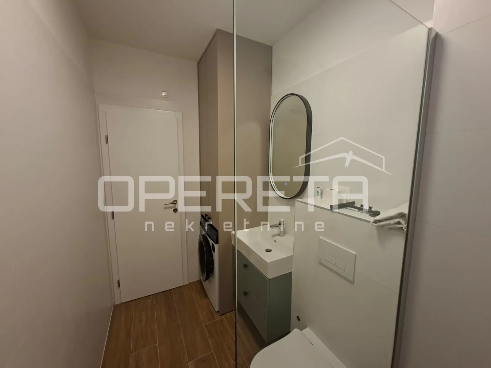 dvosobni stan 60 m2 sa velikom terasom , najam - slika 9