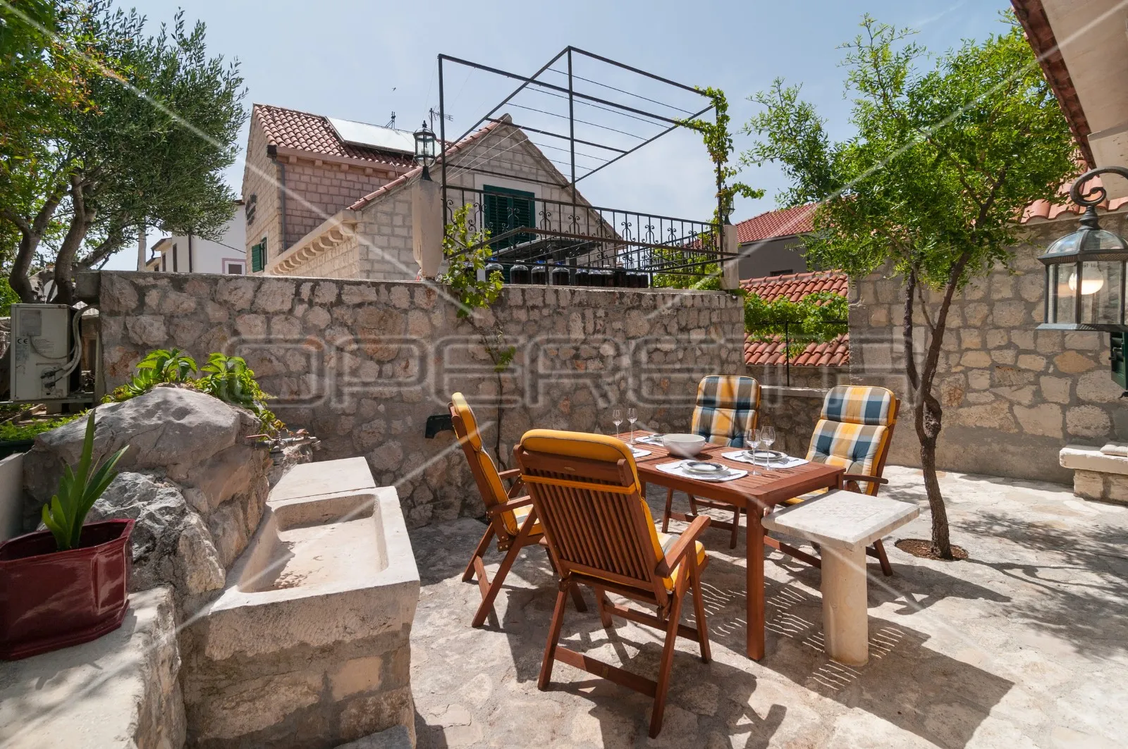 odlična investicija kraj omiša s uhodanim turizmom! - slika 25