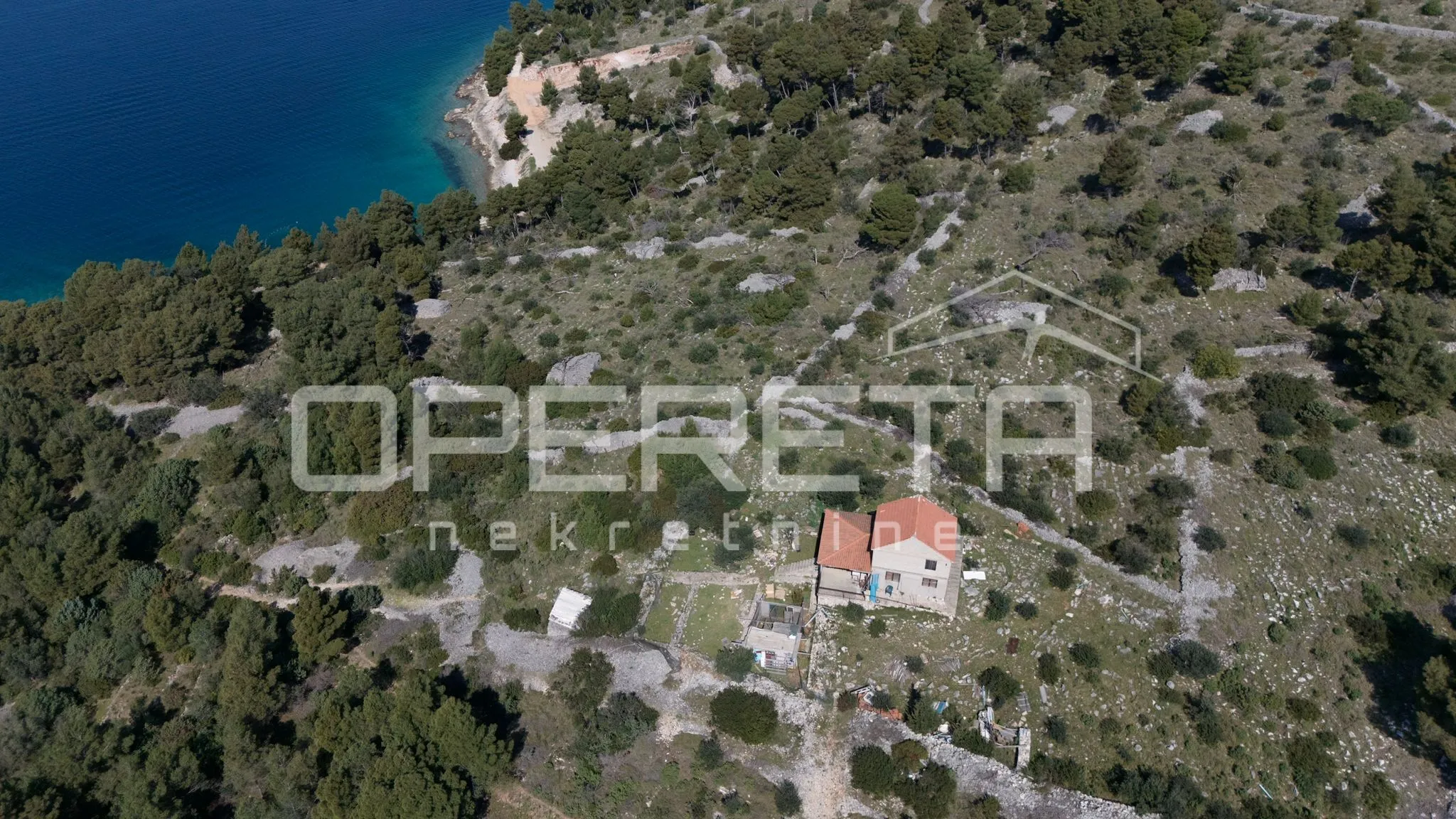 kuća uz more s panoramskim pogledom i terasom – milna, otok brač - slika 17
