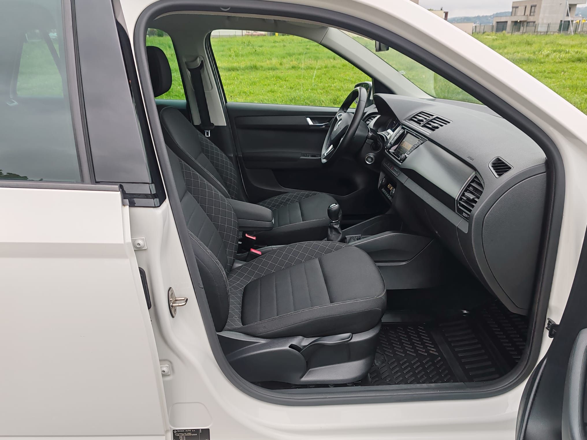škoda fabia combi 1,4 tdi , 2015 g. 179000 - slika 8