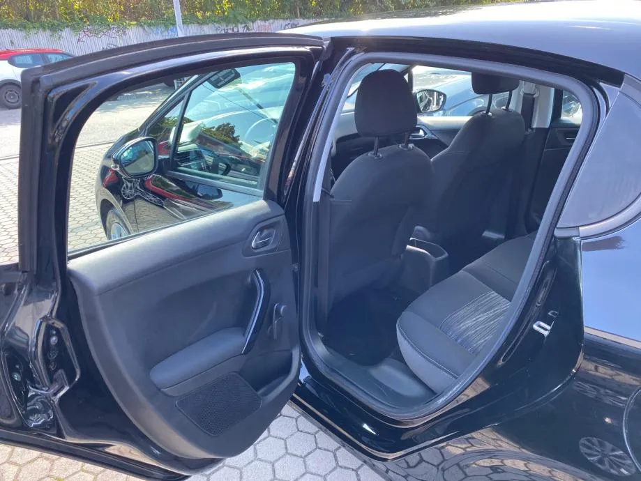peugeot 208 1,2 puretech berline premium 4xgarancije - slika 22