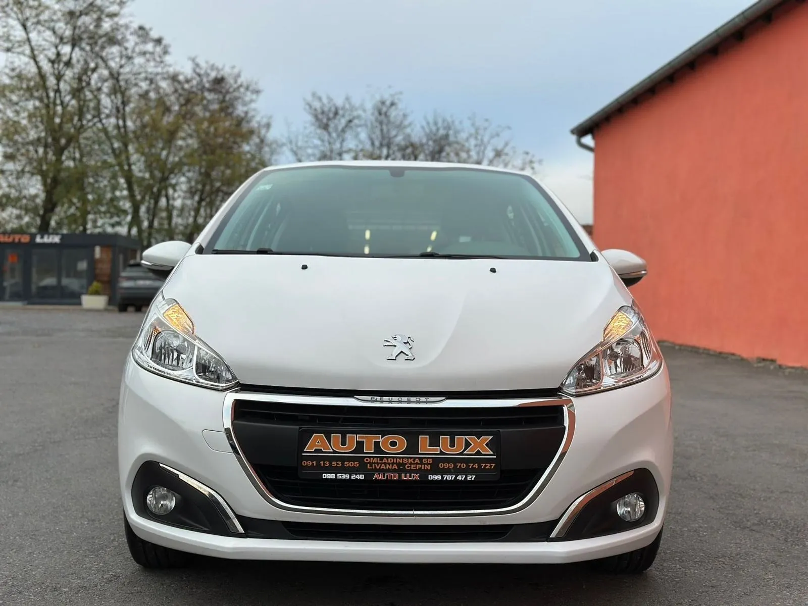 peugeot 208 1,2 puretech •2019.g.•navi•leasing 6 godina• - slika 2