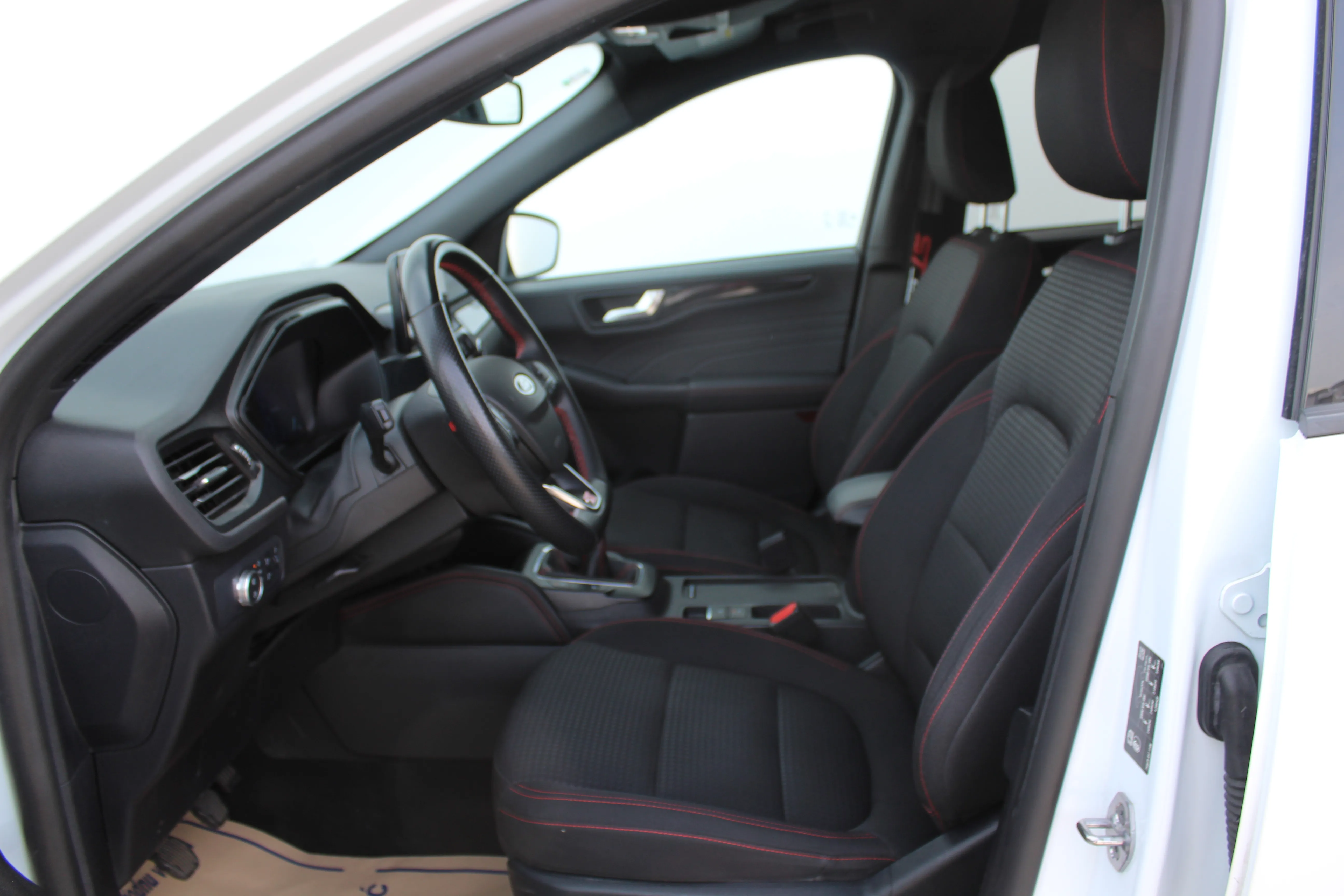 ford kuga st-line - slika 8