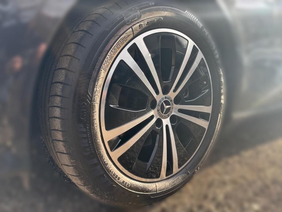 mercedes-benz e-klasa 200 d automatik - slika 6