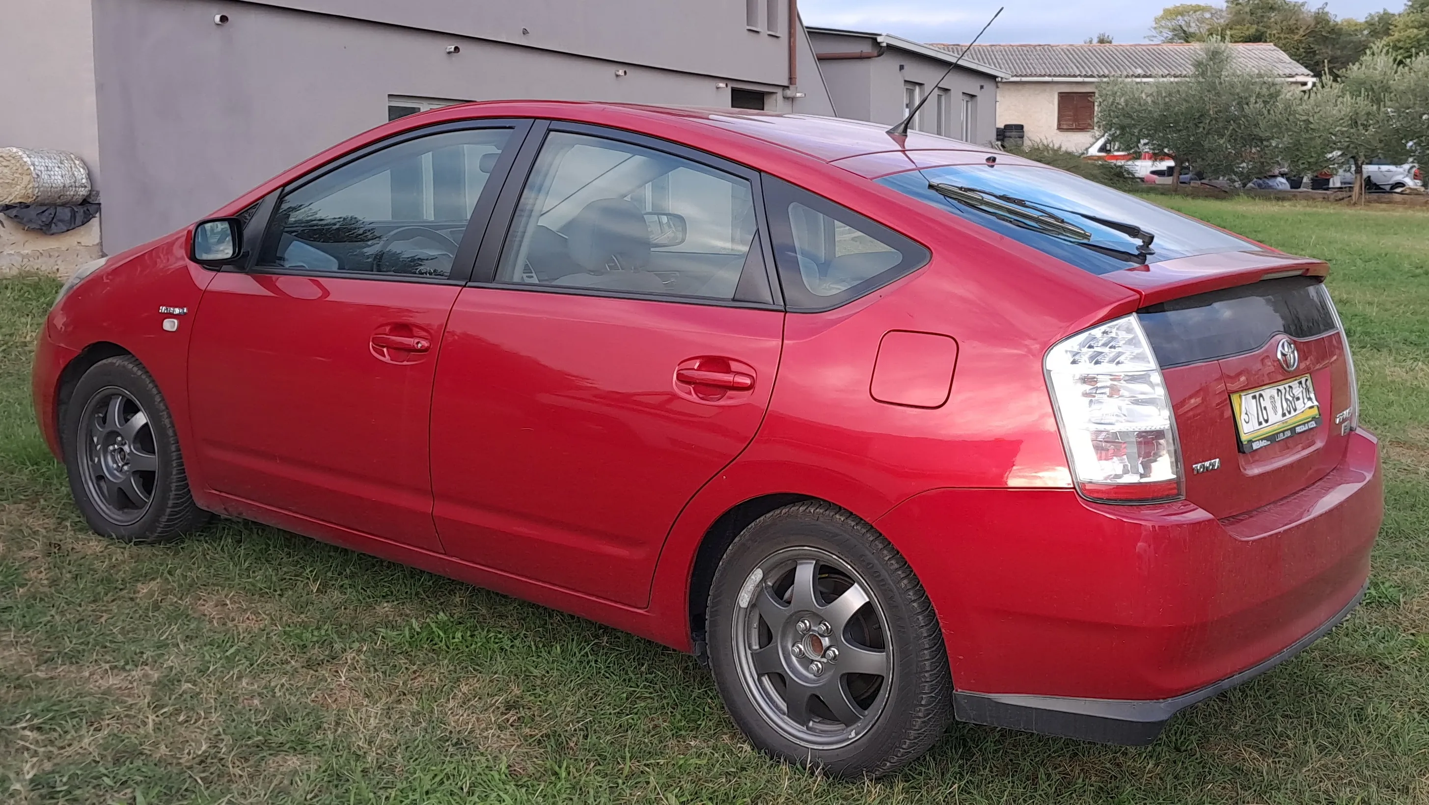 toyota prius 1.5 (2006.) benzinac – za dijelove - slika 2