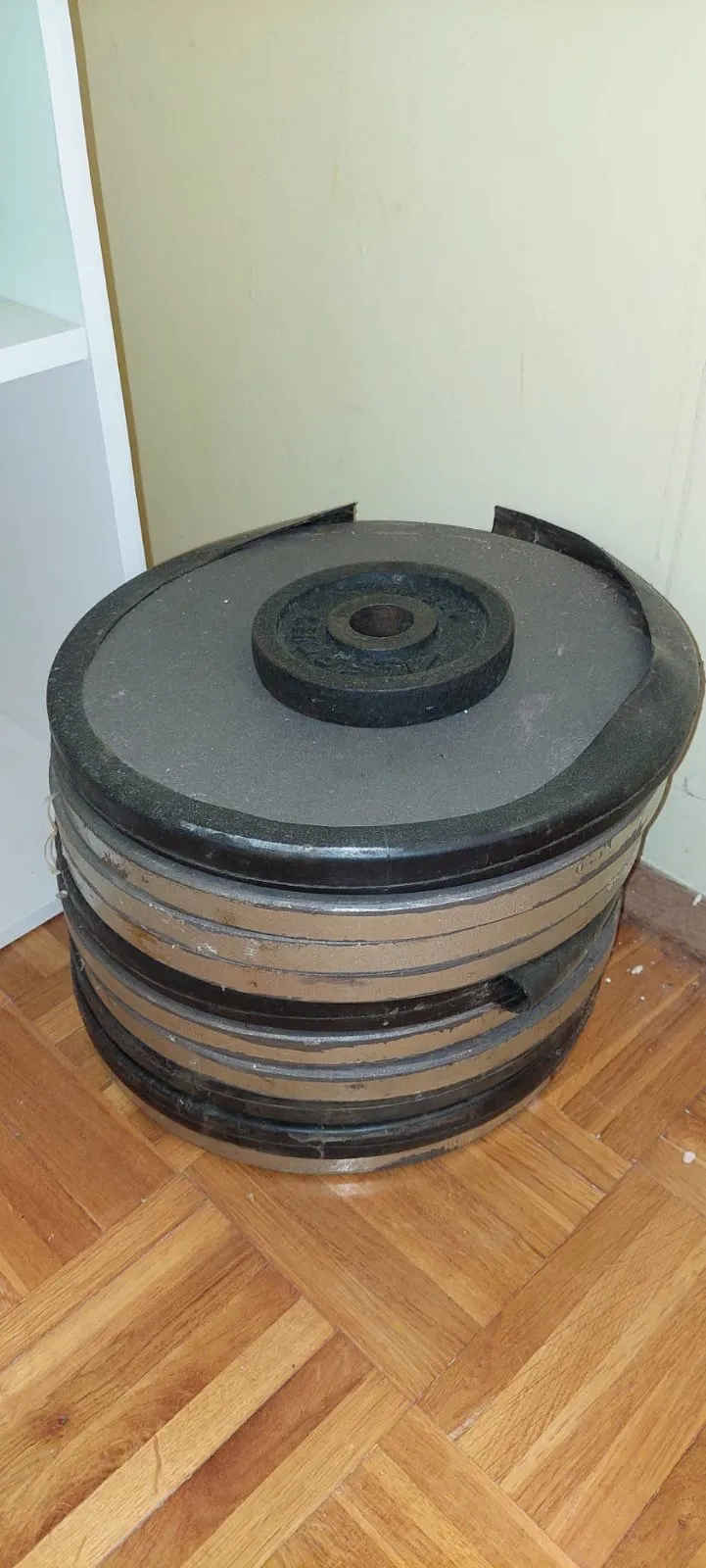 očuvan kettler classic multi gym set sa 100kg utega i šipkom - slika 3
