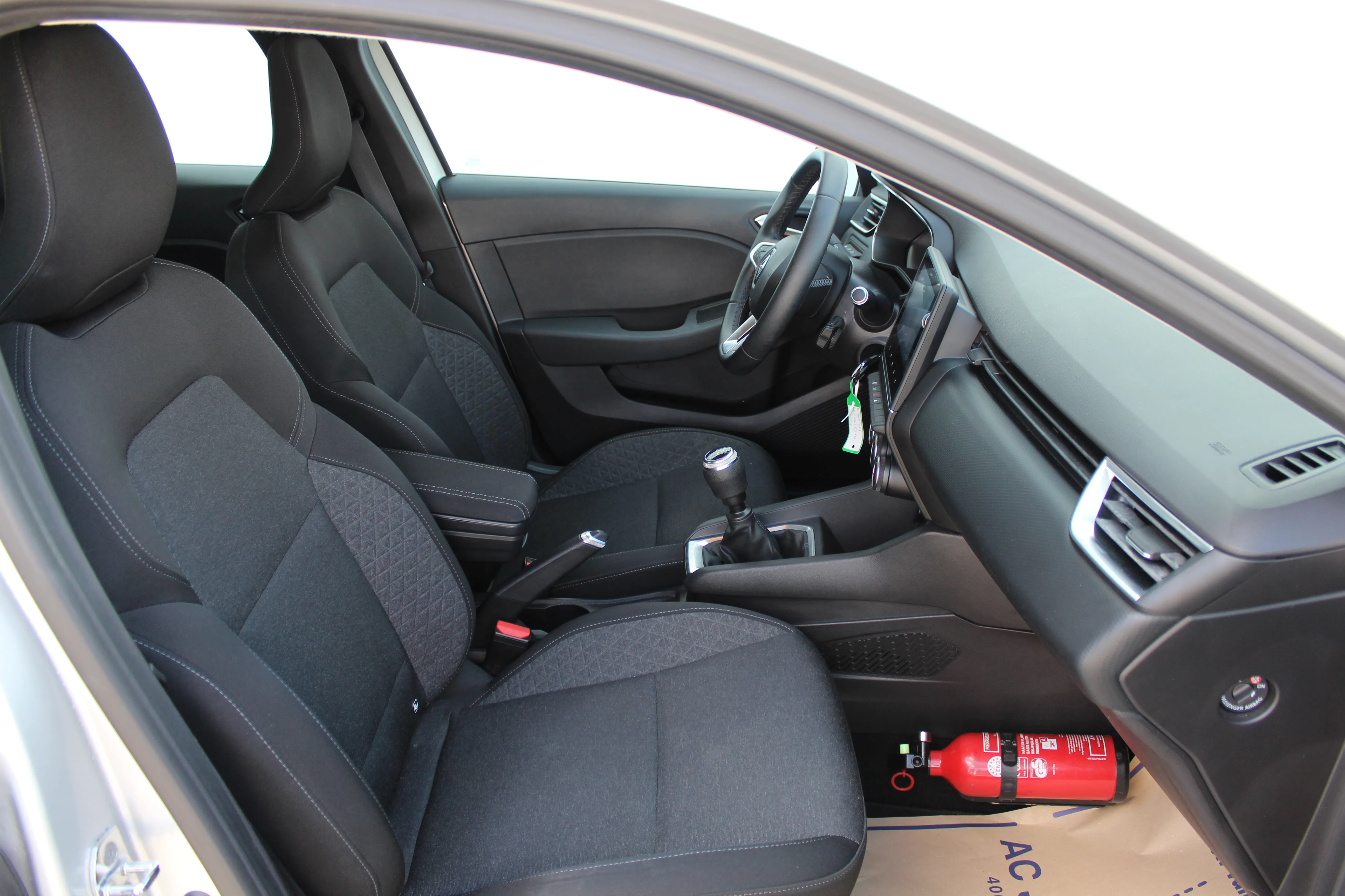 13223 renault clio tce 90 intens - slika 11