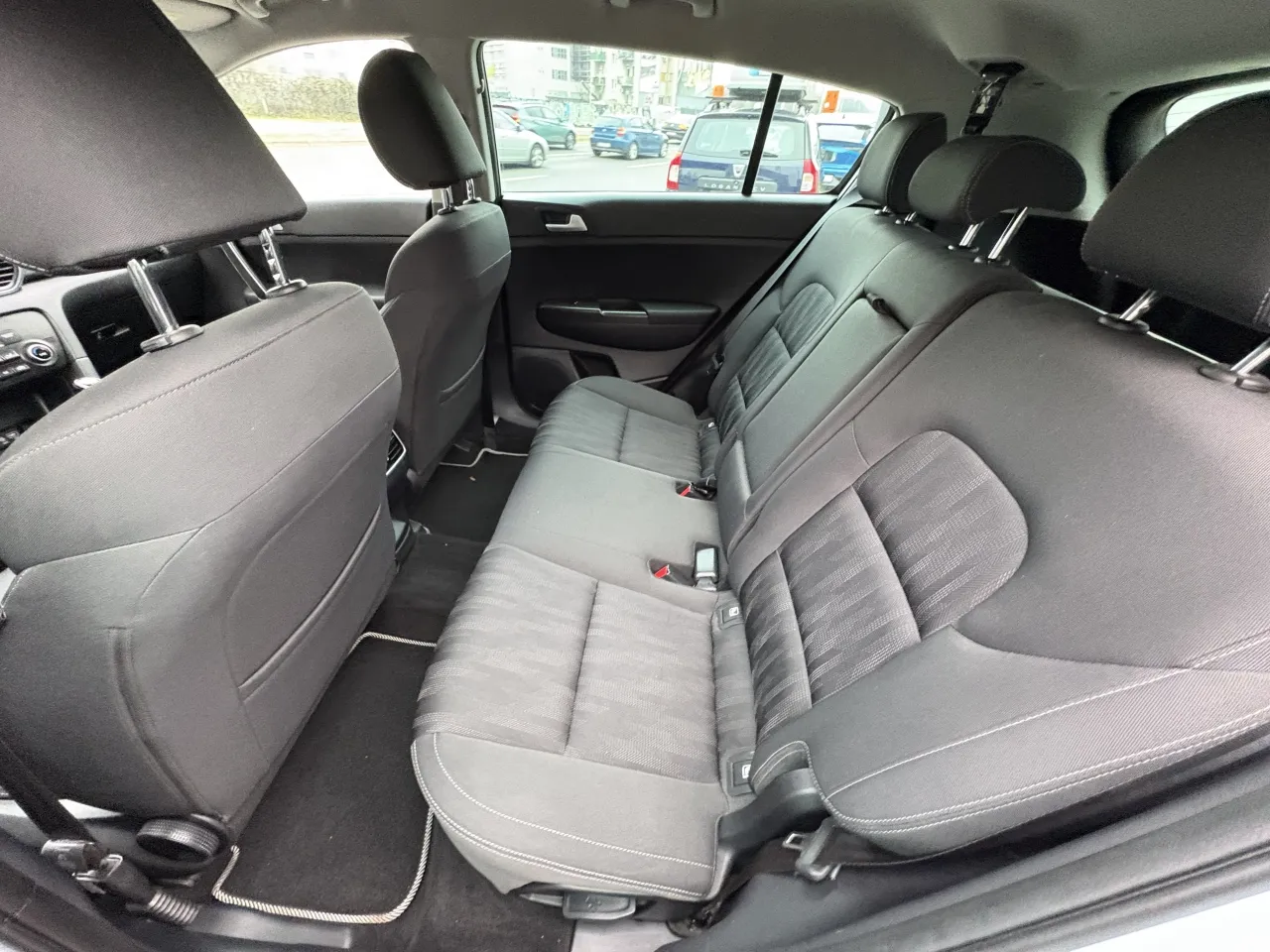 kia sportage 2wd 1,6 gdi lx urban - slika 9
