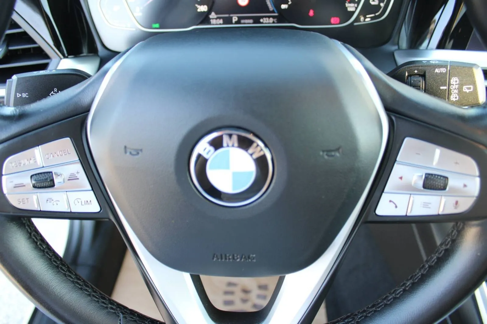bmw serija 3 330e touring *led, panorama, navigacija* - slika 17