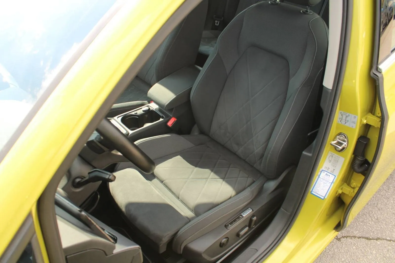 vw golf viii 1.5 tsi dsg style *led, navigacija* - slika 10