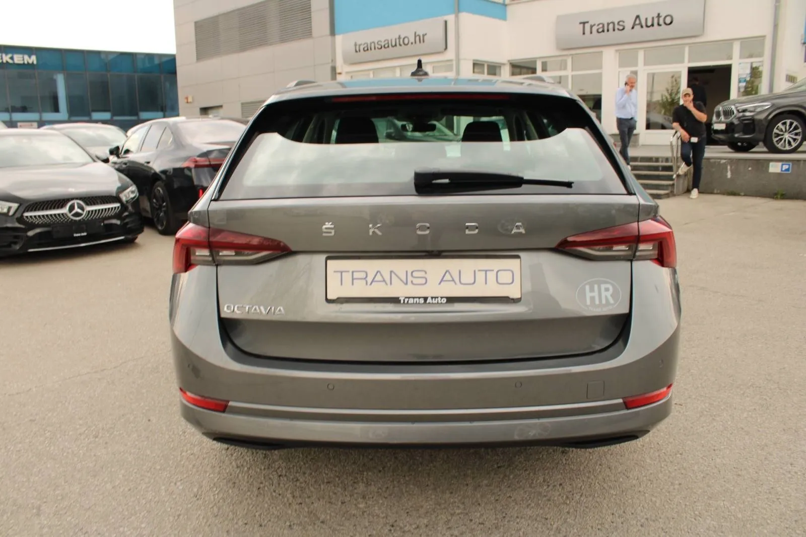 škoda octavia combi 2.0 tdi *led, navigacija, kamera* - slika 6
