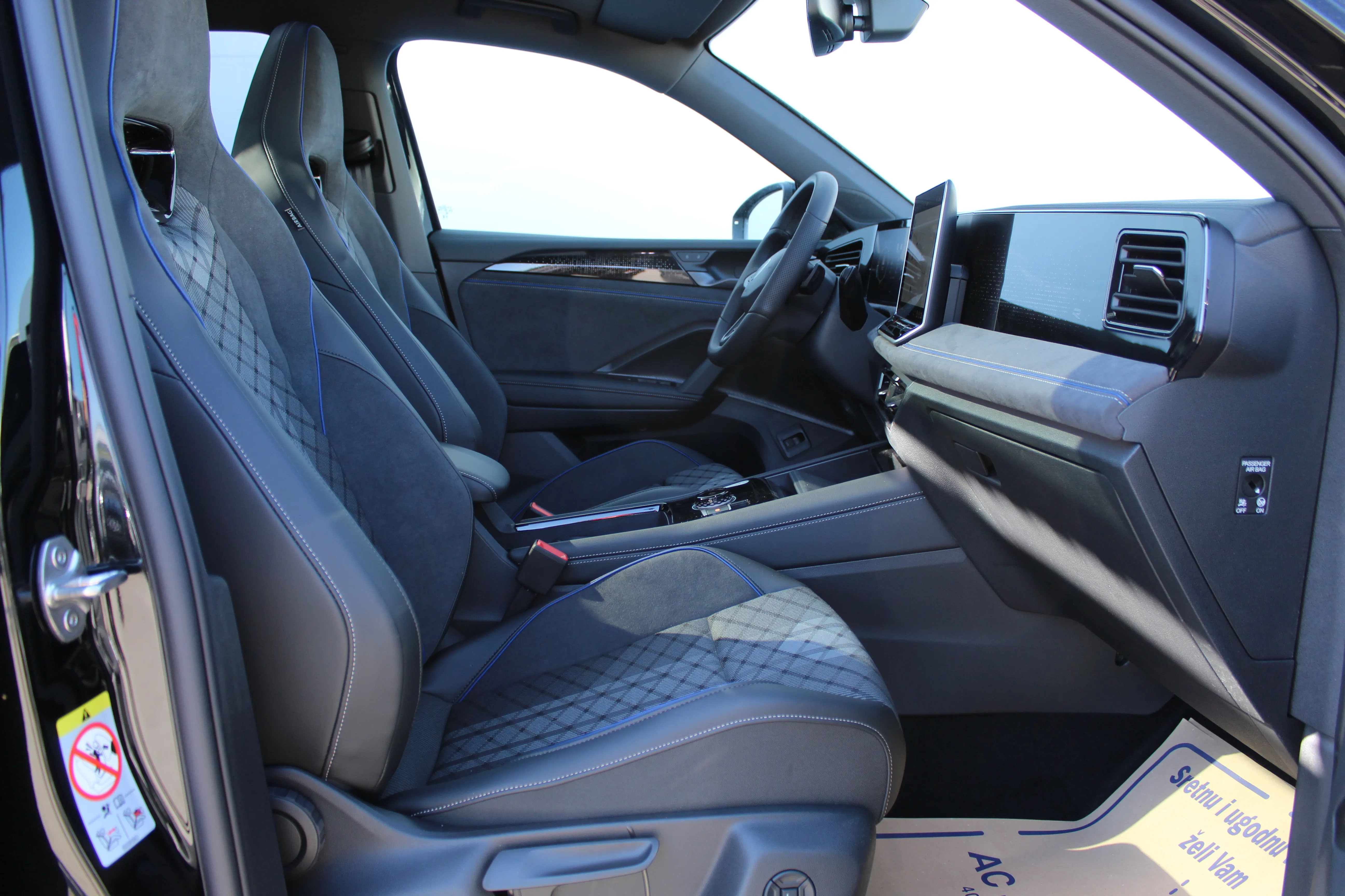 13213 volkswagen tiguan 2.0 tdi dsg r-line plus - slika 12